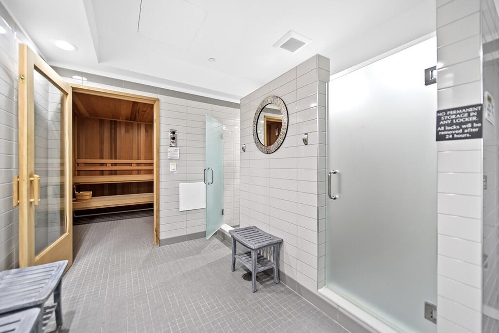 PRINCESS OF HUTCHINSON ISLAND - Residential