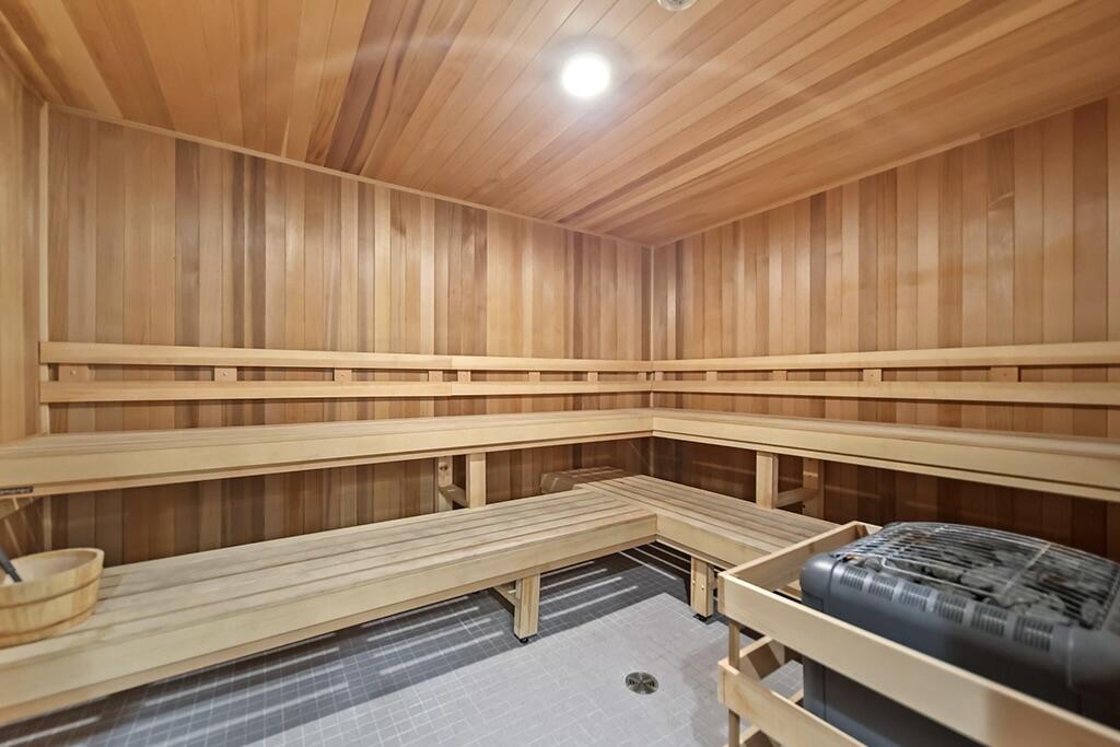 PRINCESS OF HUTCHINSON ISLAND - Residential