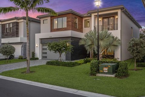 20318 Castle Stuart Avenue Boca Raton FL 33434
