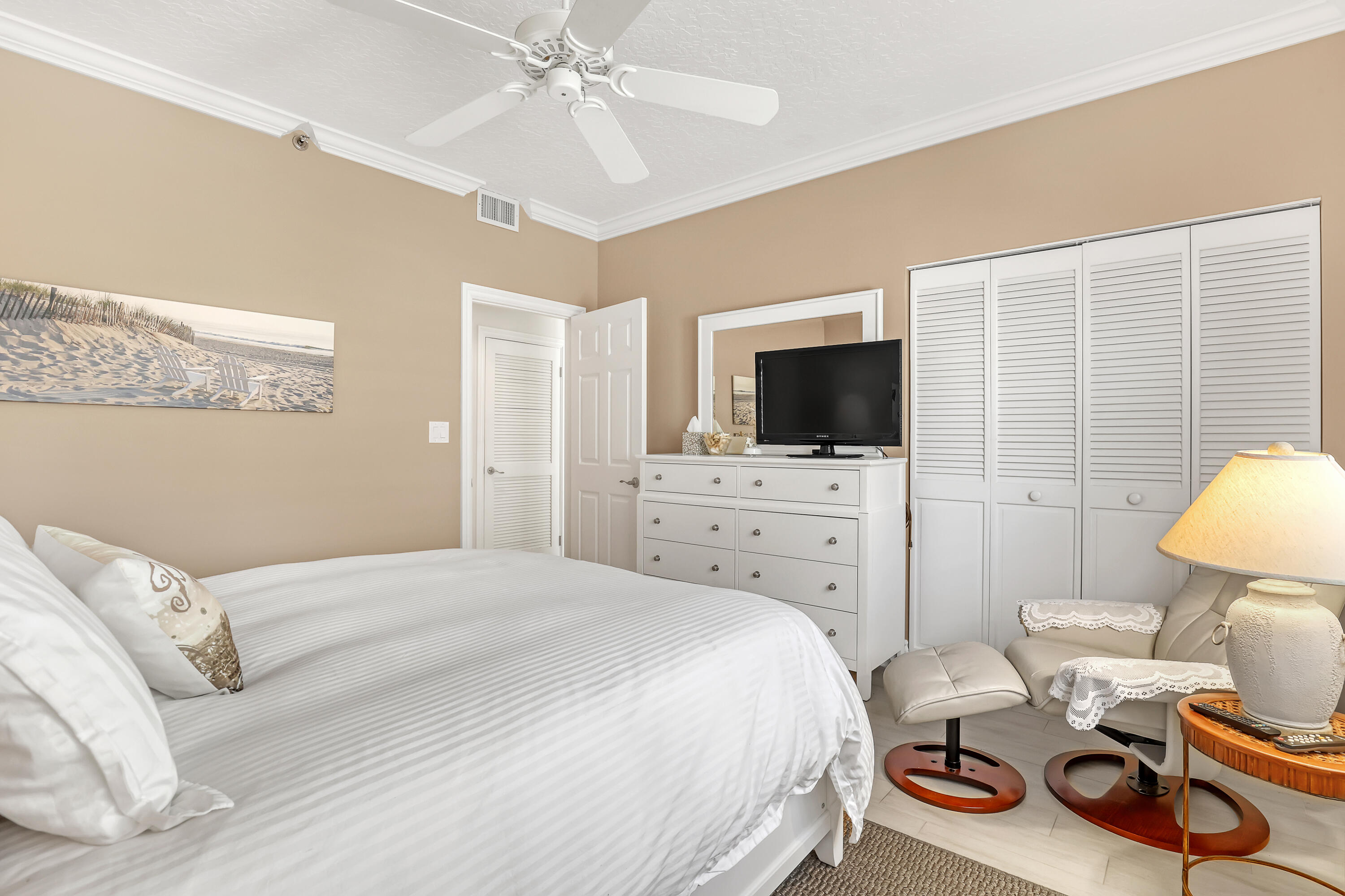 OAK HARBOUR CONDOS - Residential