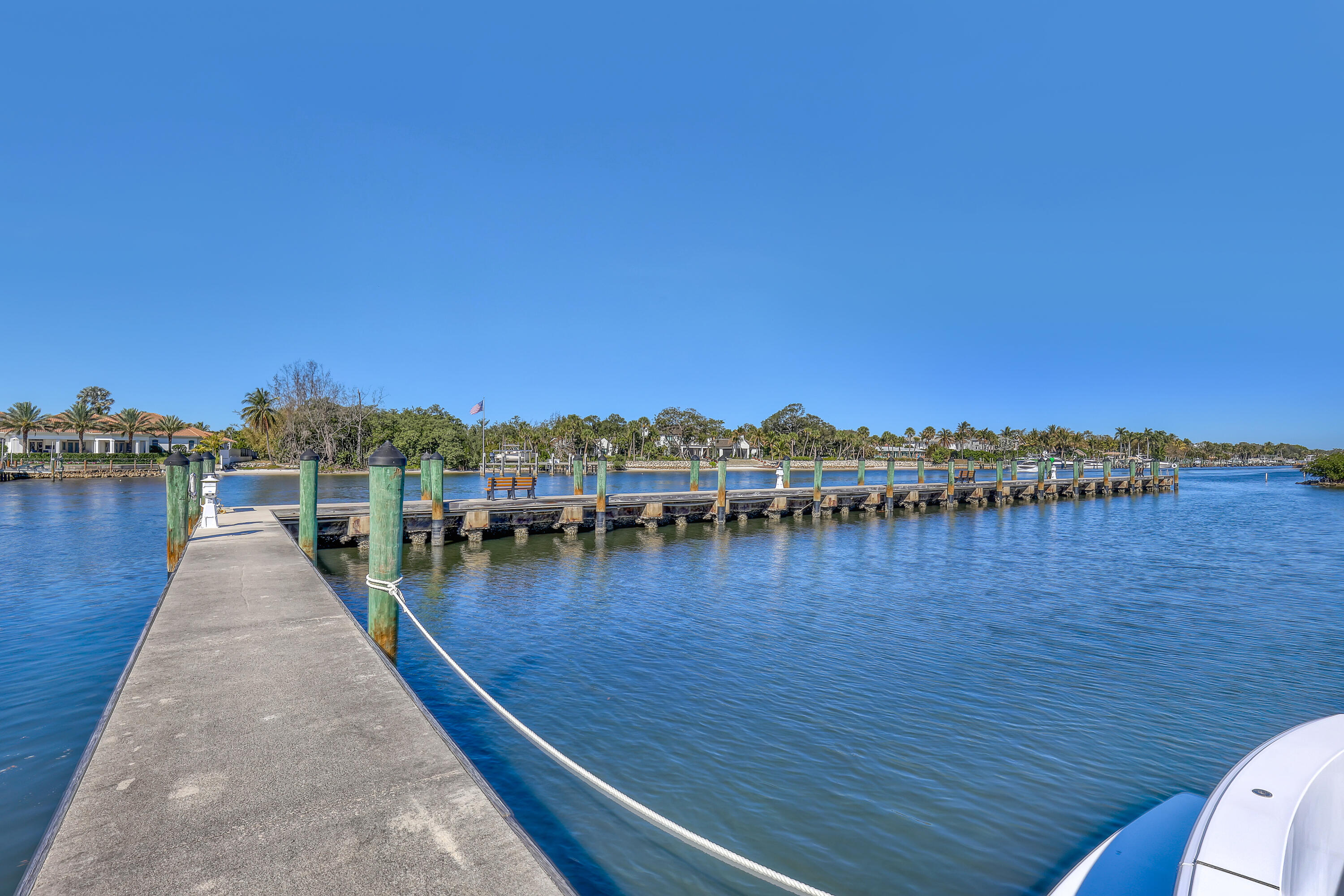 OAK HARBOUR CONDOS - Residential