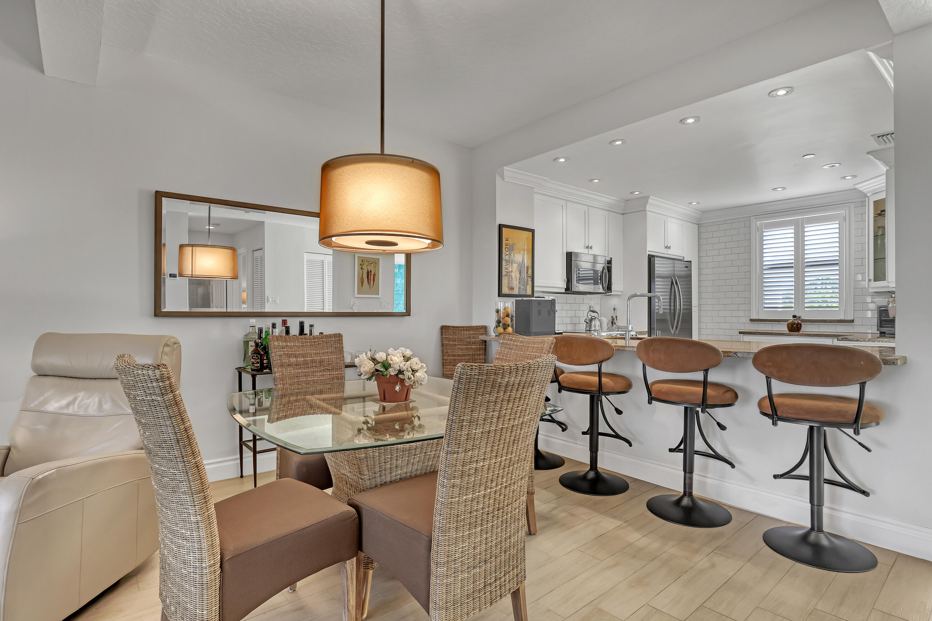 OAK HARBOUR CONDOS - Residential