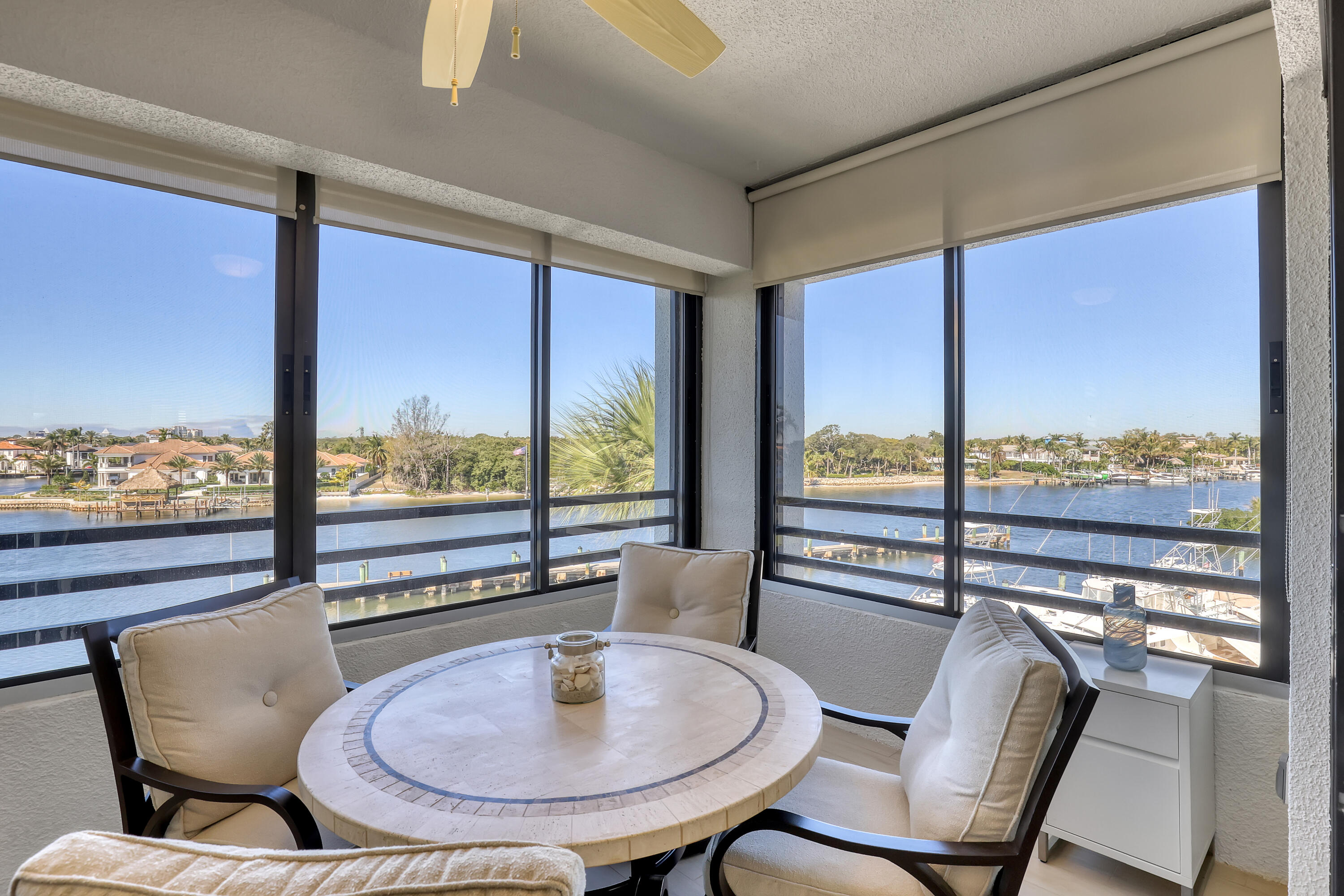 OAK HARBOUR CONDOS - Residential