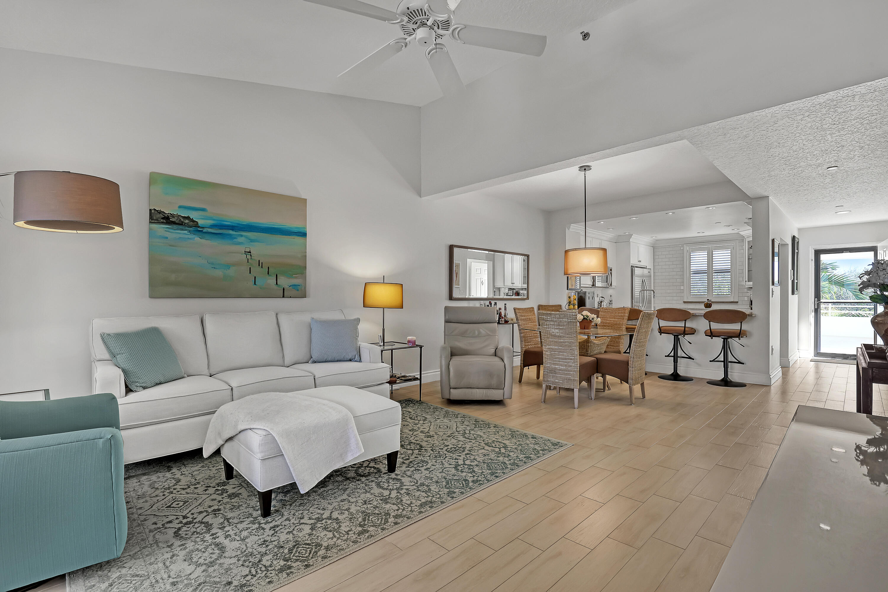 OAK HARBOUR CONDOS - Residential