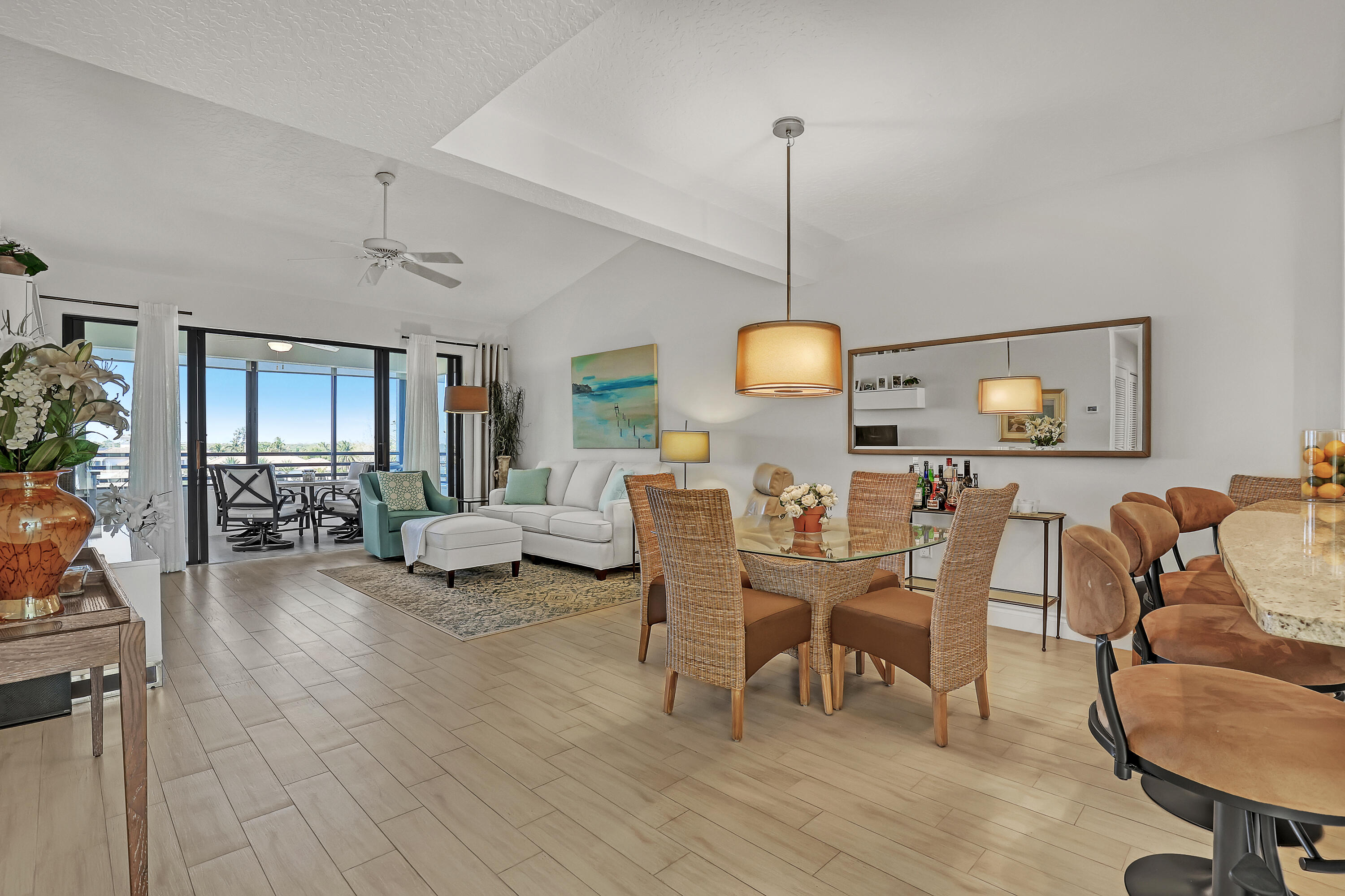 OAK HARBOUR CONDOS - Residential