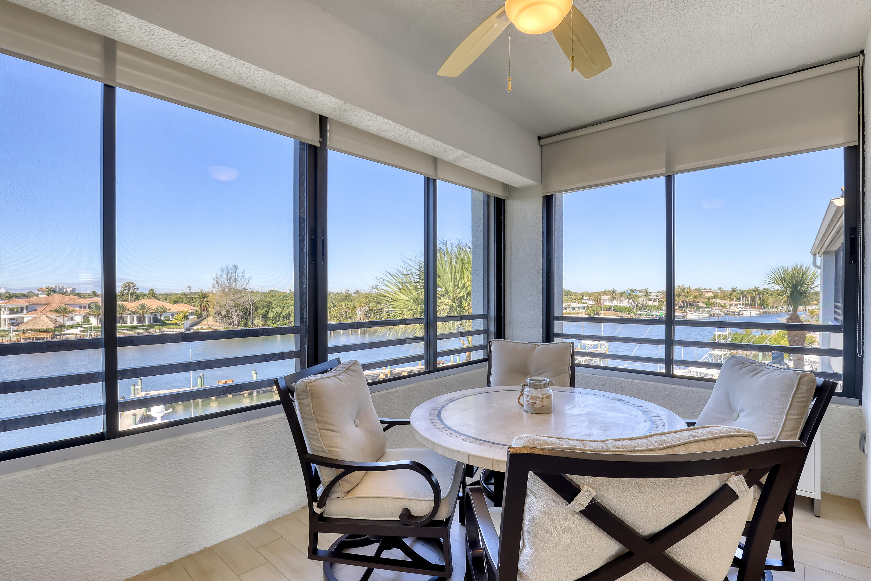 OAK HARBOUR CONDOS - Residential