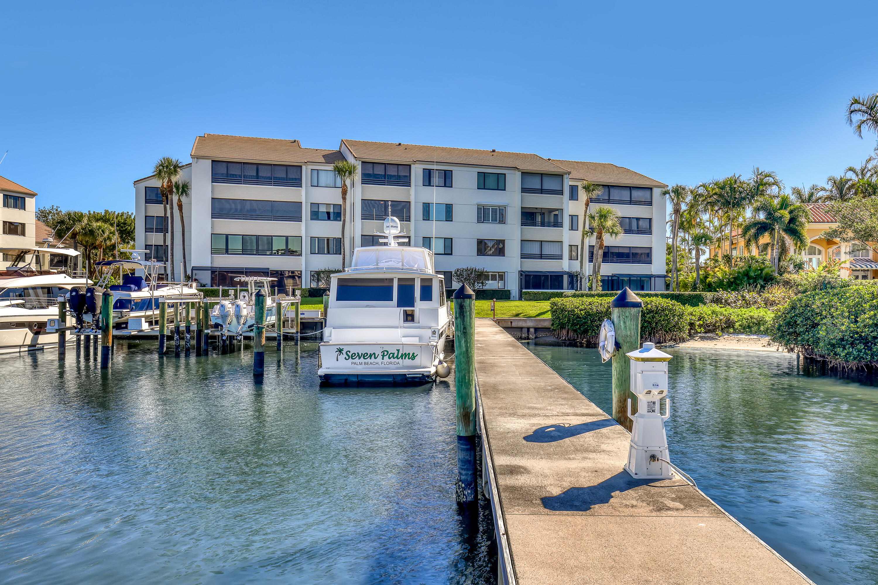 OAK HARBOUR CONDOS - Residential