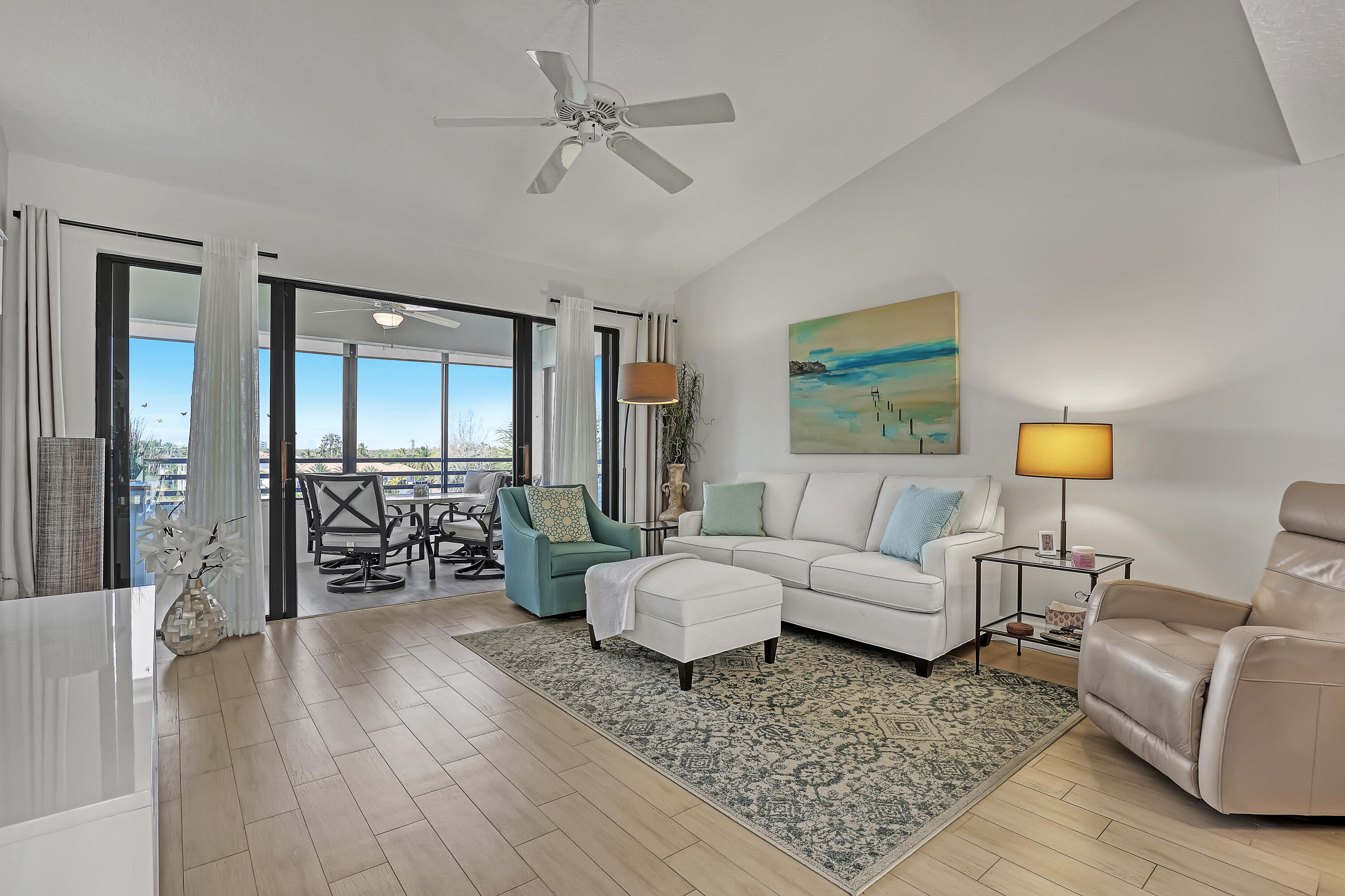 OAK HARBOUR CONDOS - Residential