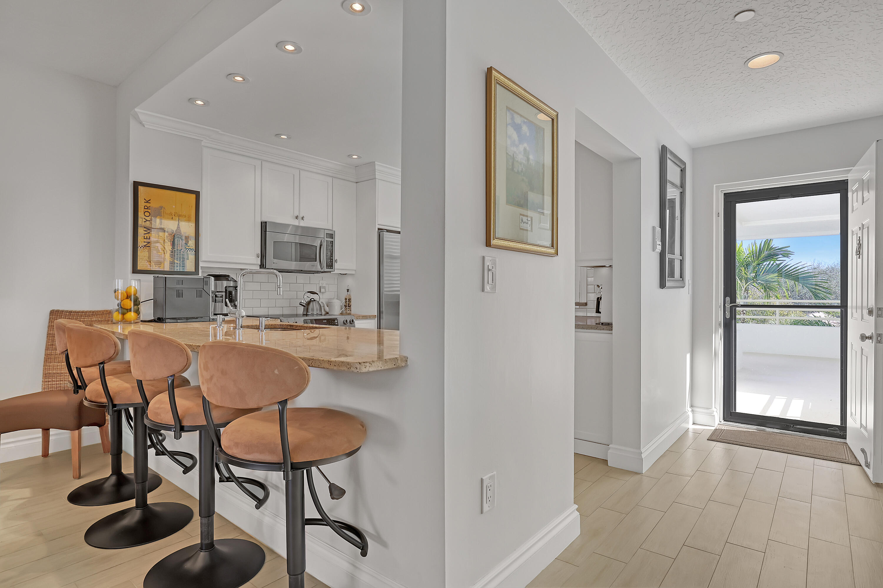 OAK HARBOUR CONDOS - Residential