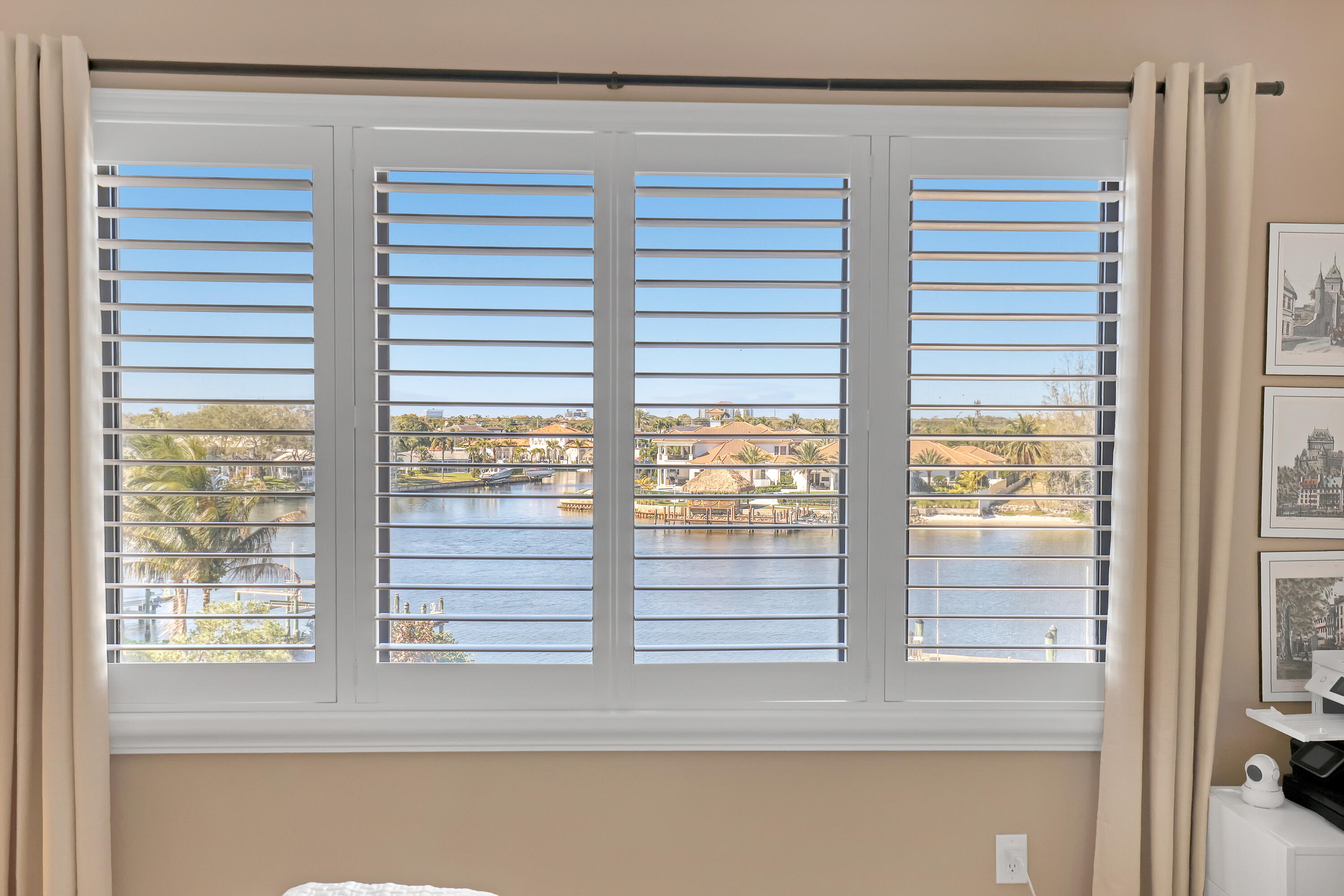 OAK HARBOUR CONDOS - Residential