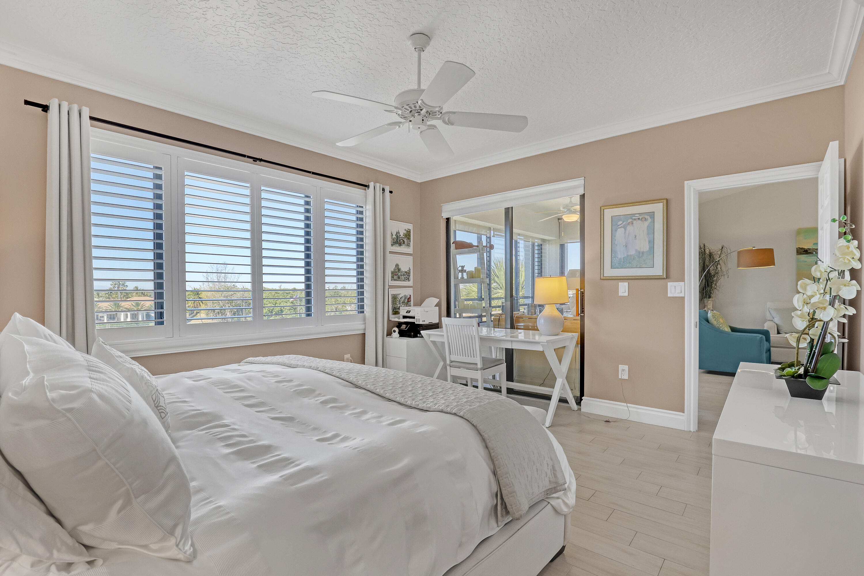 OAK HARBOUR CONDOS - Residential