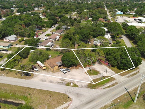 Photo of 902 Angle Road, Fort Pierce, FL 34947 (MLS # B26027982)
