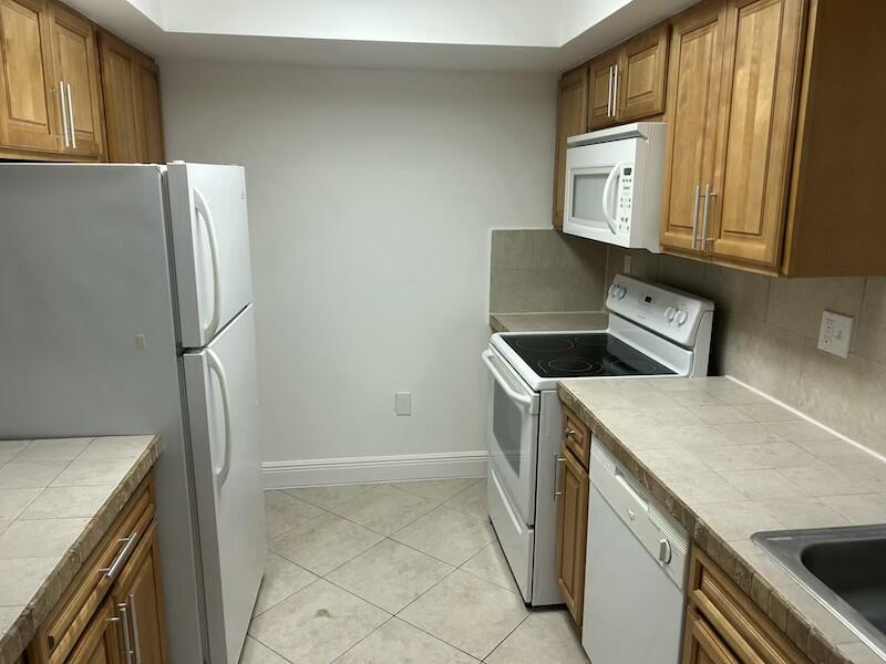 PINES OF SPRINGTREE - Residential Lease