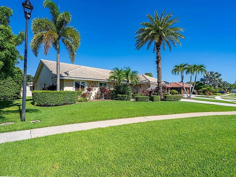 22373 Ensenada Way
