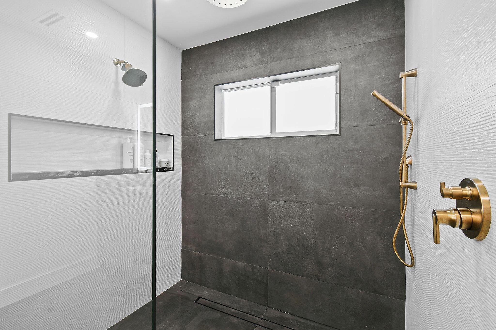 LAKE CLARKE WEST - Residential