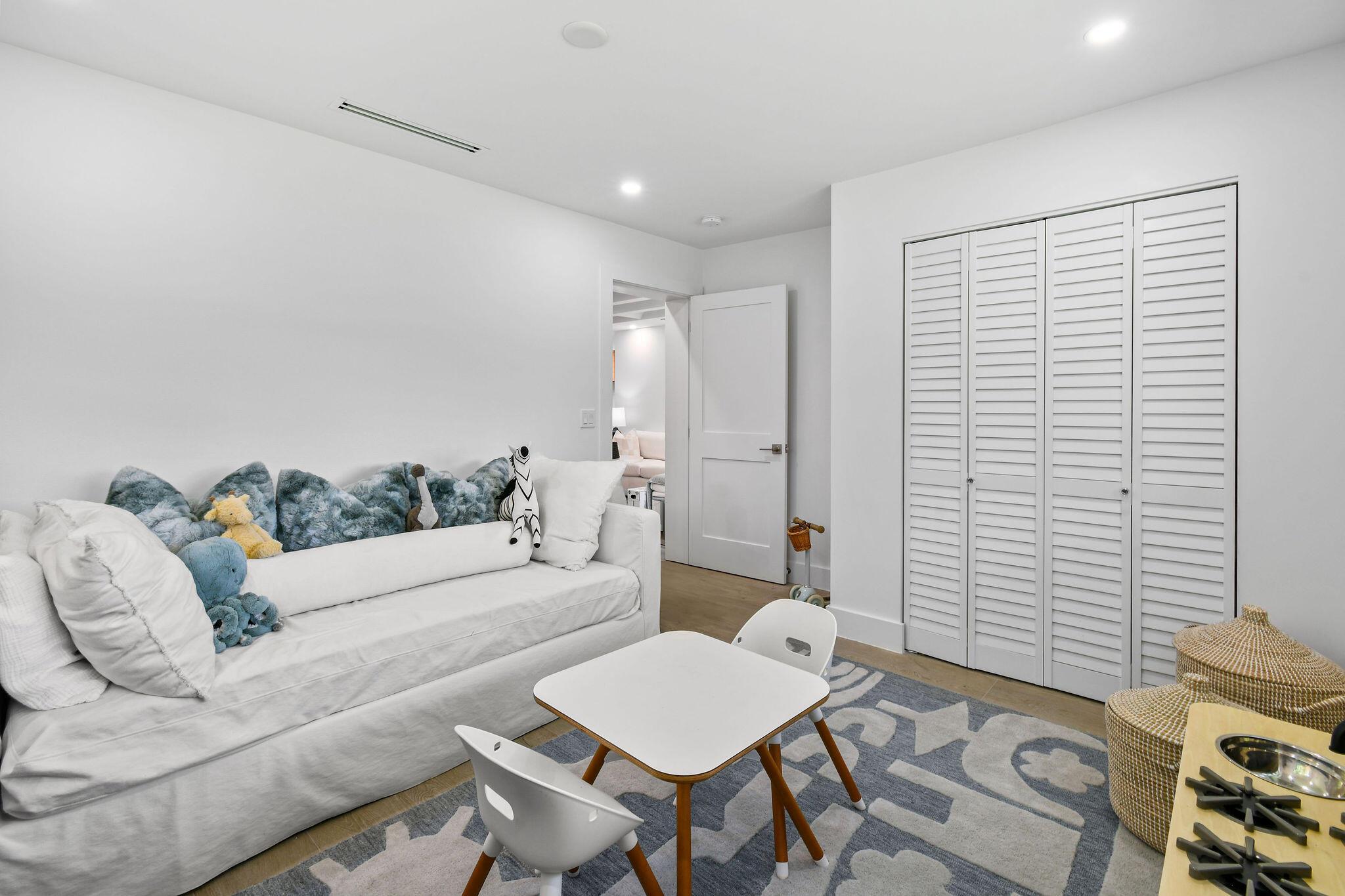 LAKE CLARKE WEST - Residential