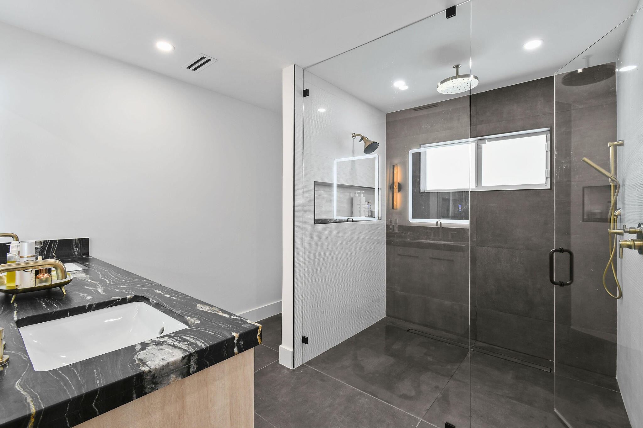 LAKE CLARKE WEST - Residential