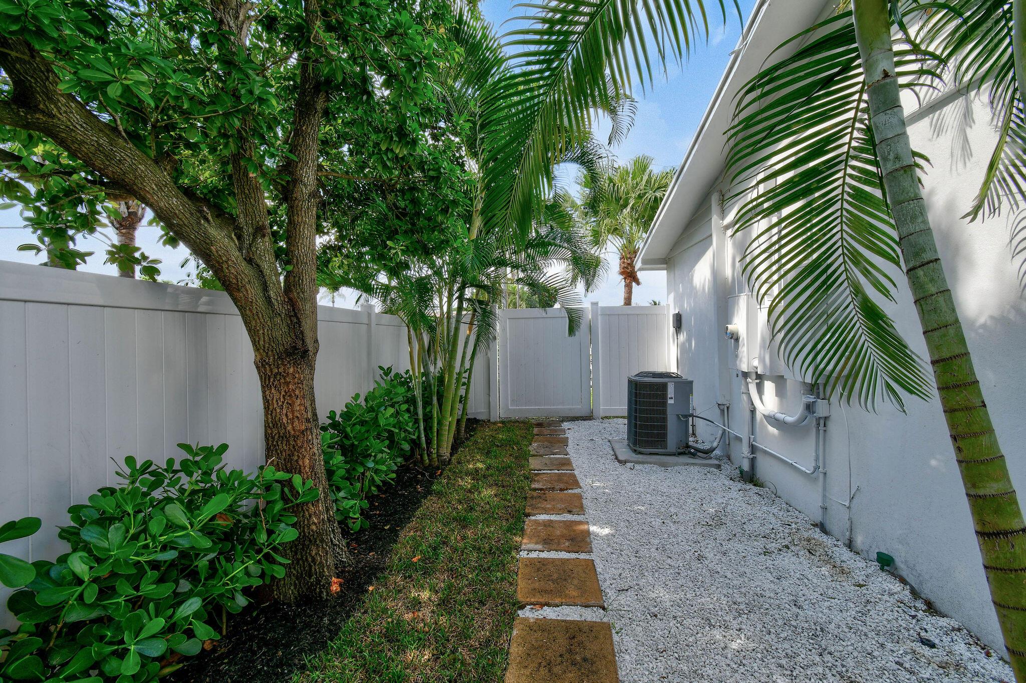 LAKE CLARKE WEST - Residential