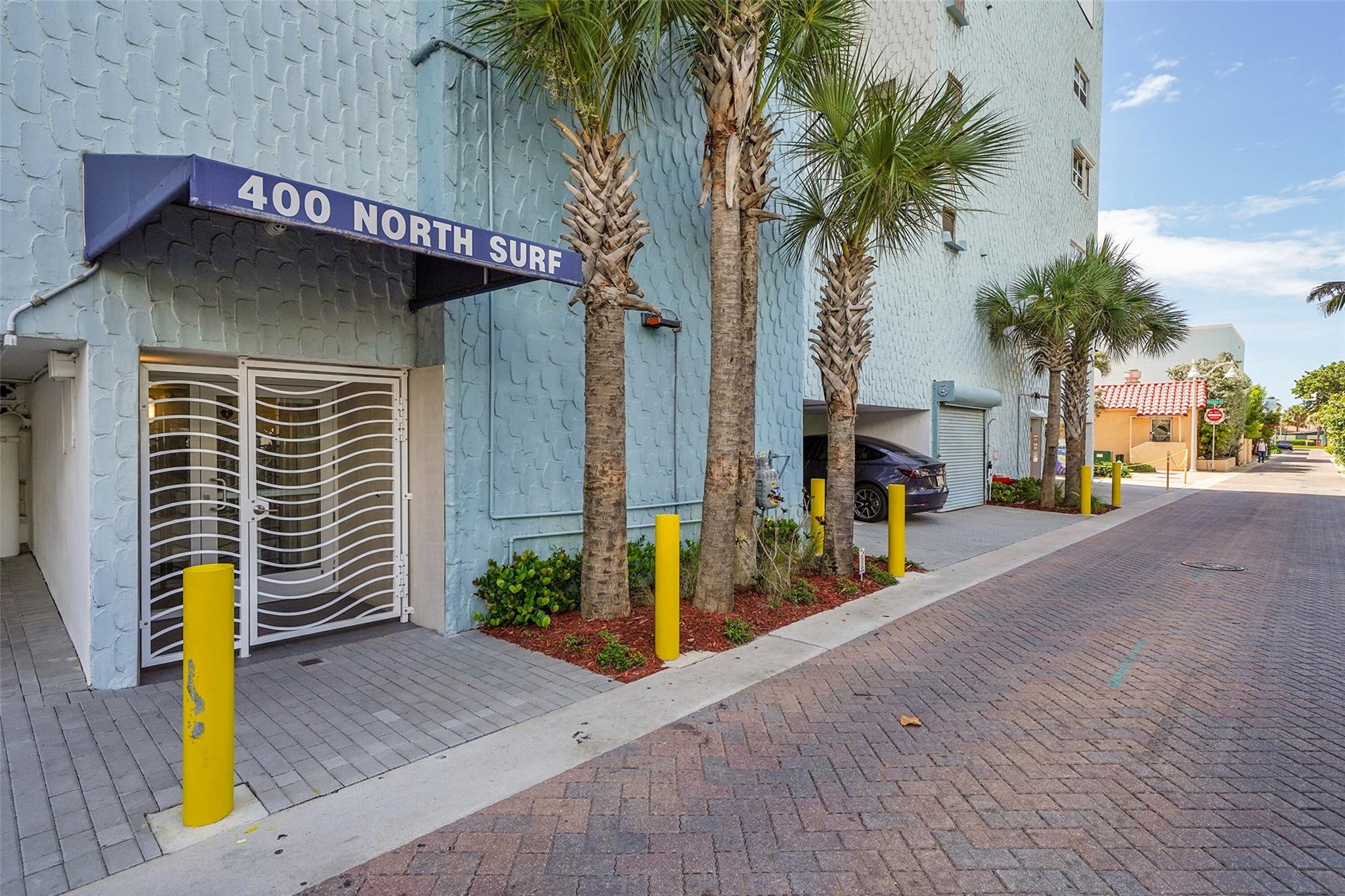 400 N Surf Rd 703
