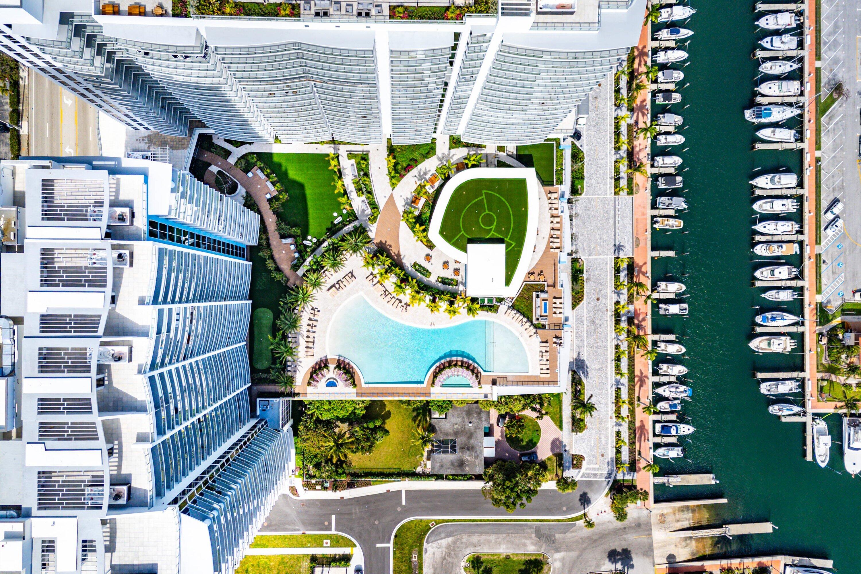 NAUTILUS 220 CONDO - Residential