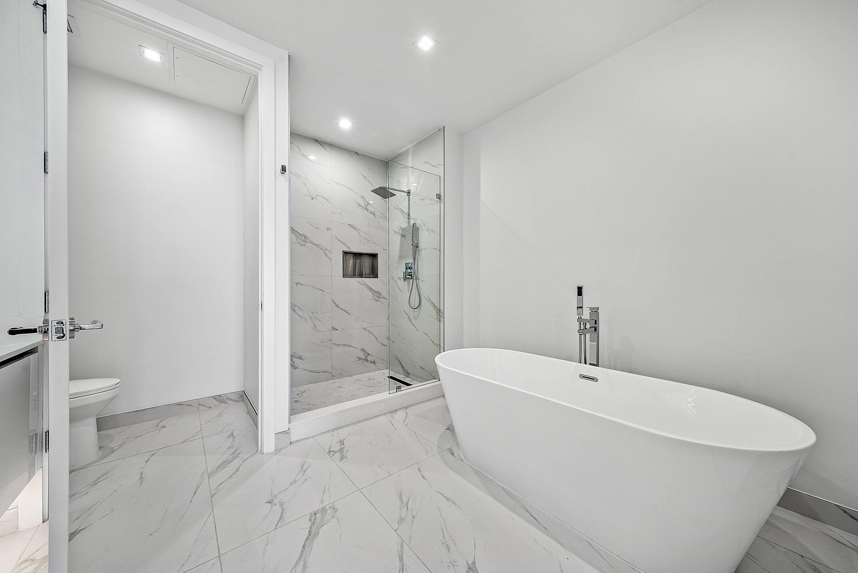 NAUTILUS 220 CONDO - Residential