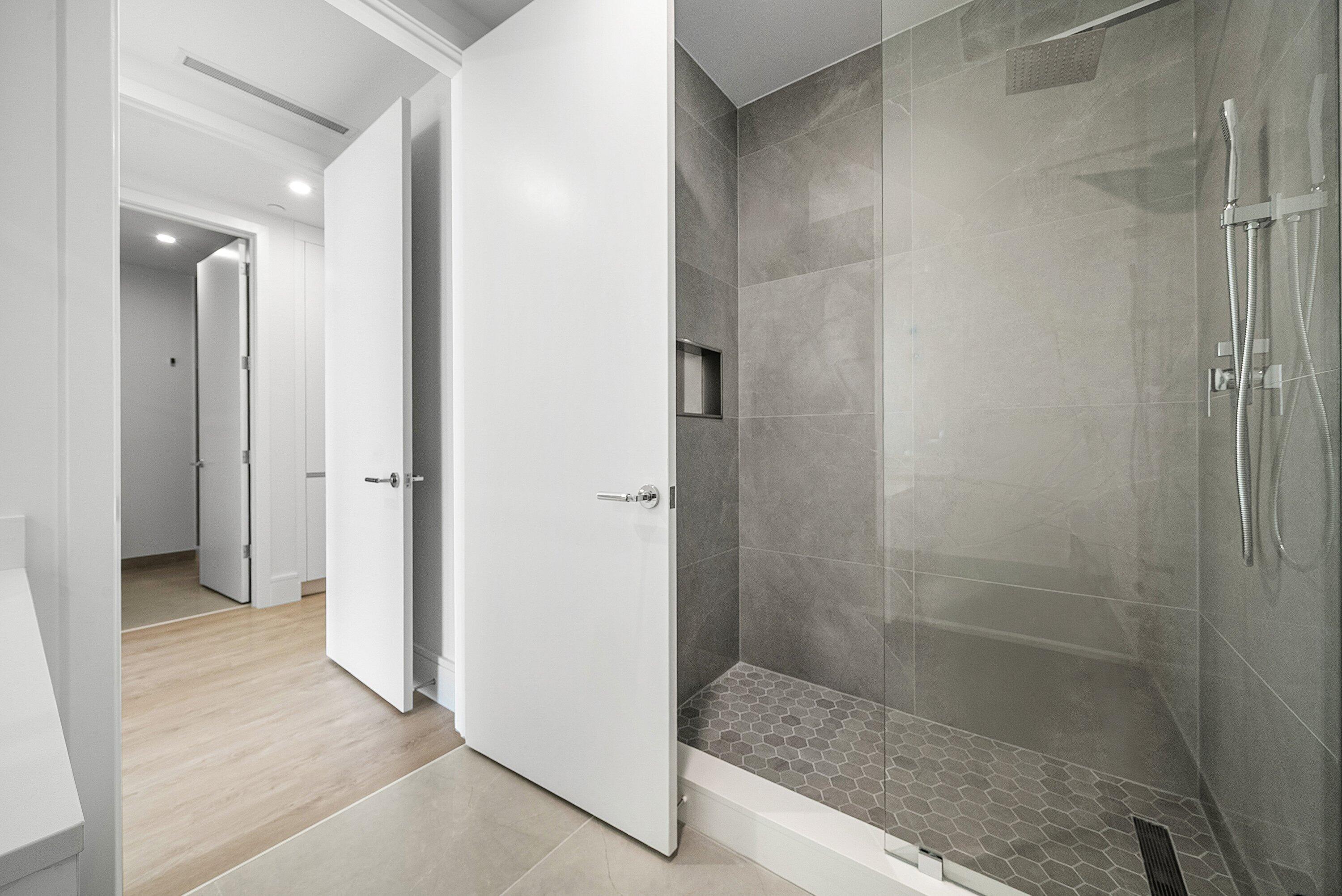 NAUTILUS 220 CONDO - Residential