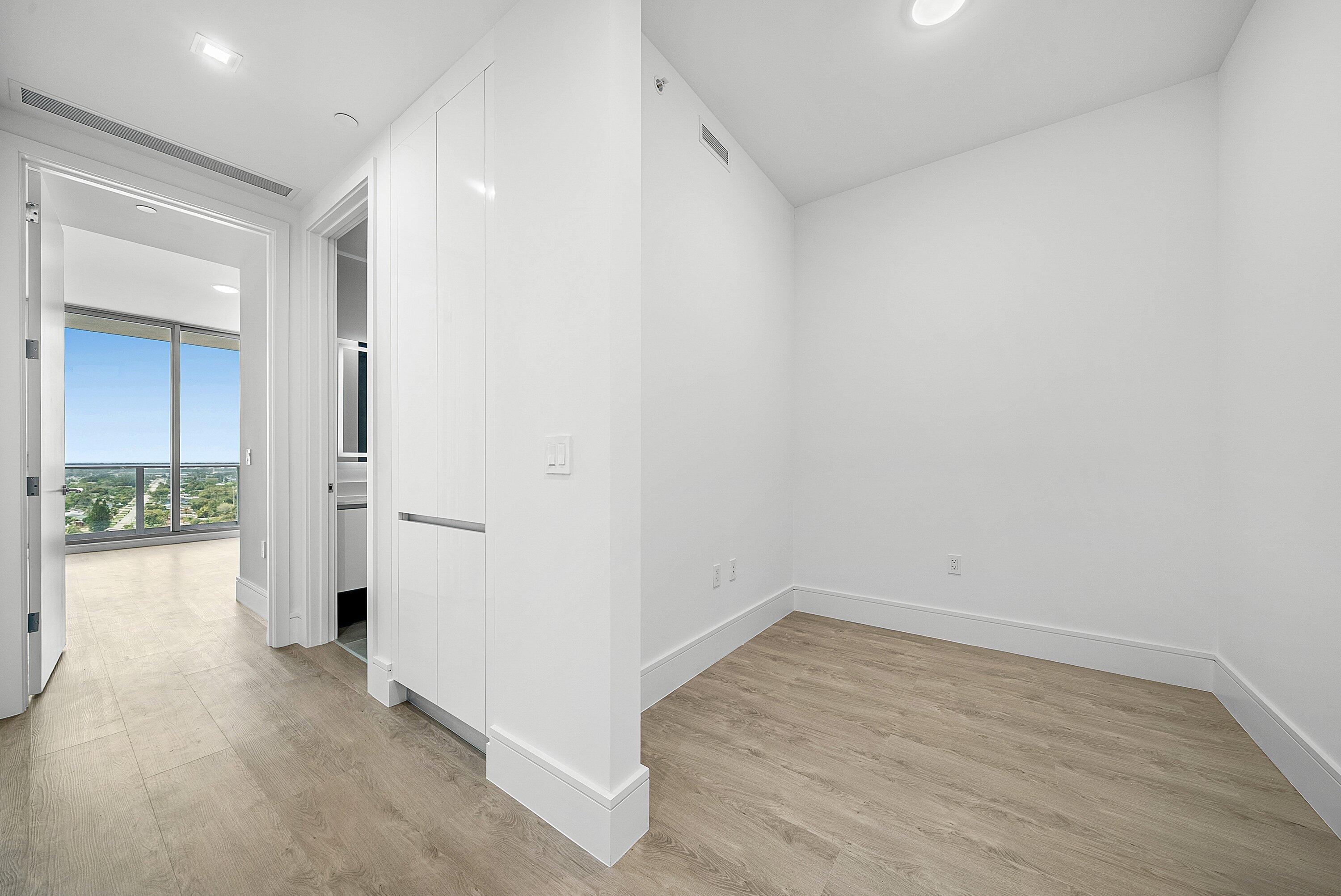 NAUTILUS 220 CONDO - Residential