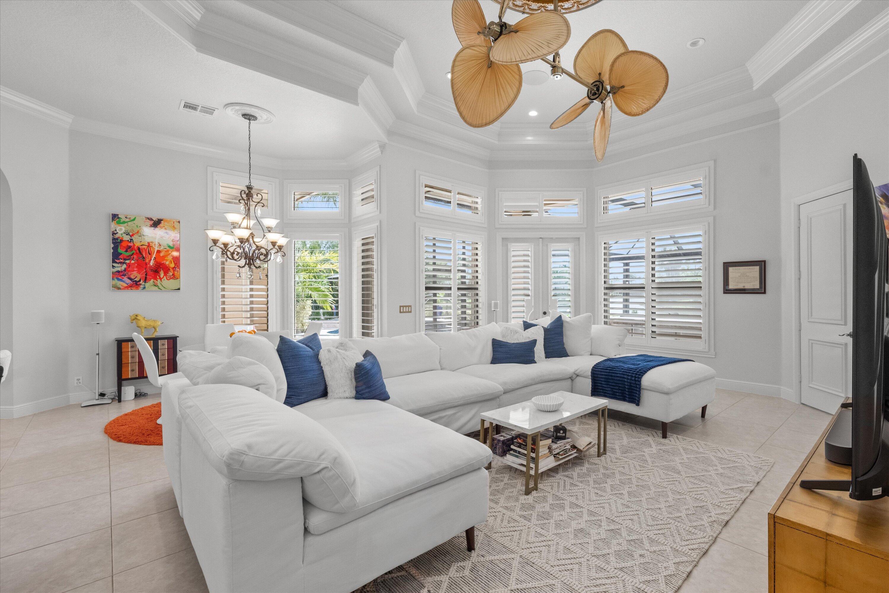VERSAILLES - Residential Lease