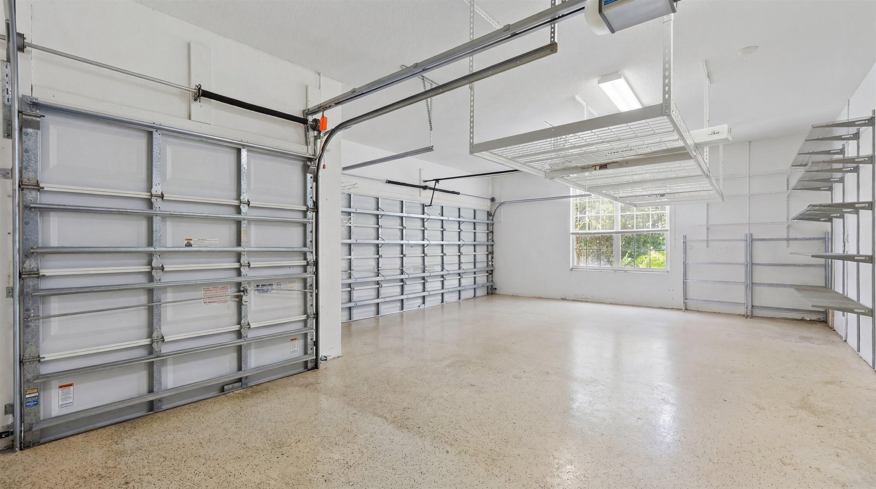 VERSAILLES - Residential Lease