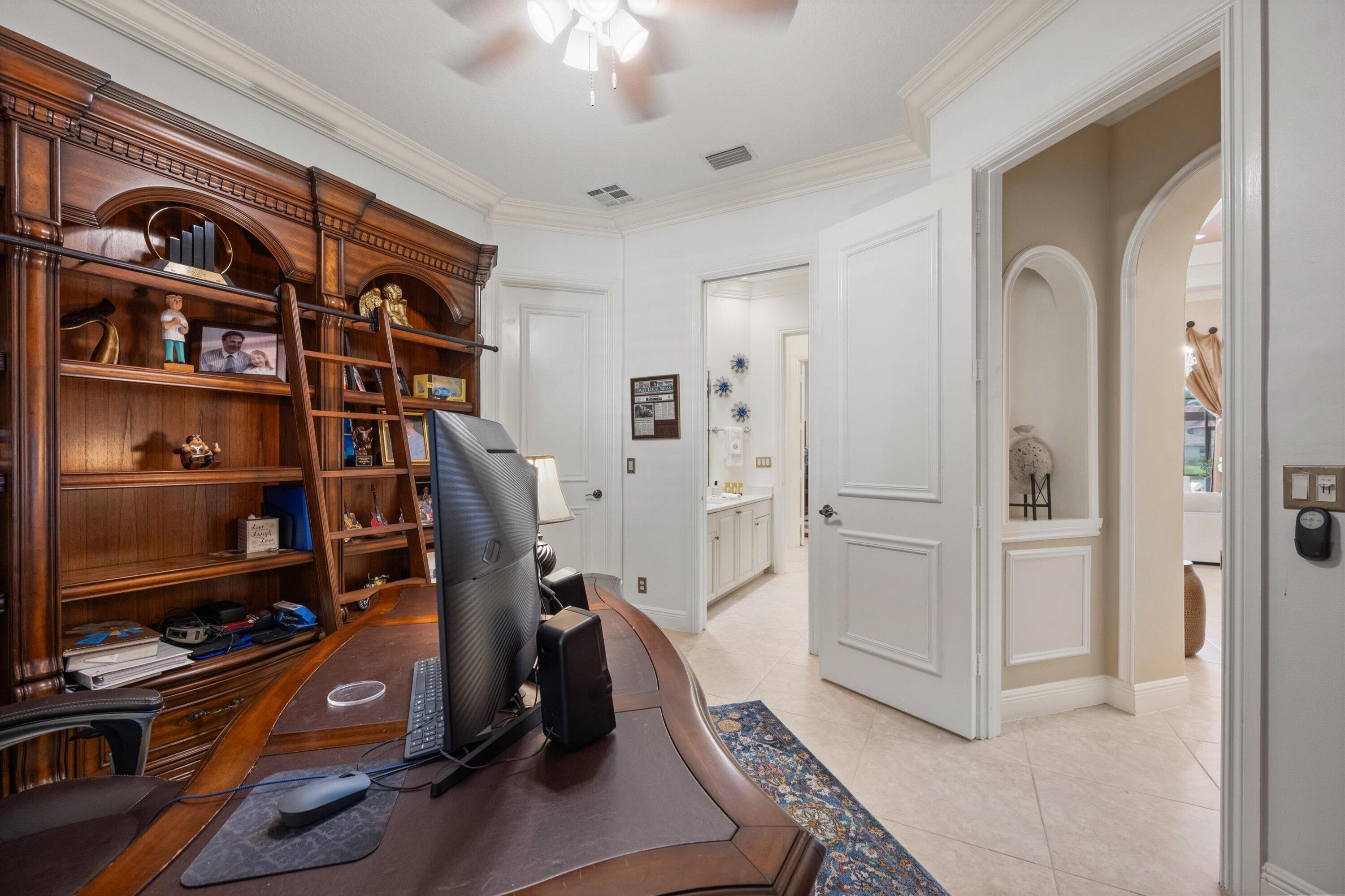VERSAILLES - Residential Lease