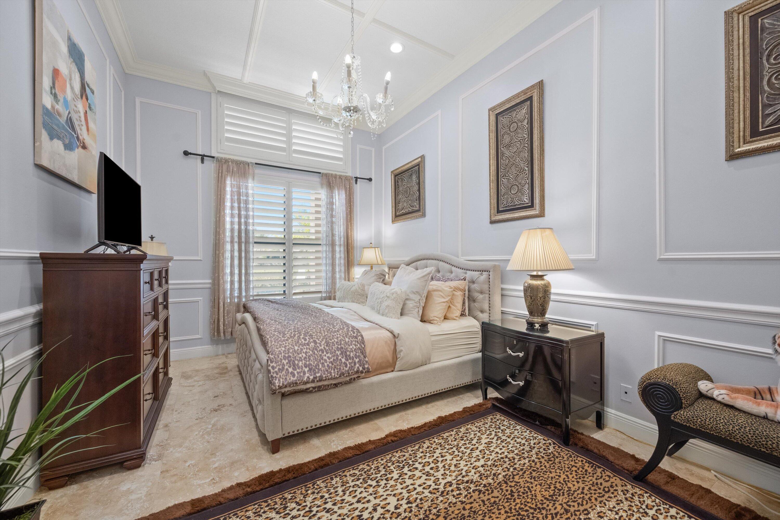 VERSAILLES - Residential Lease