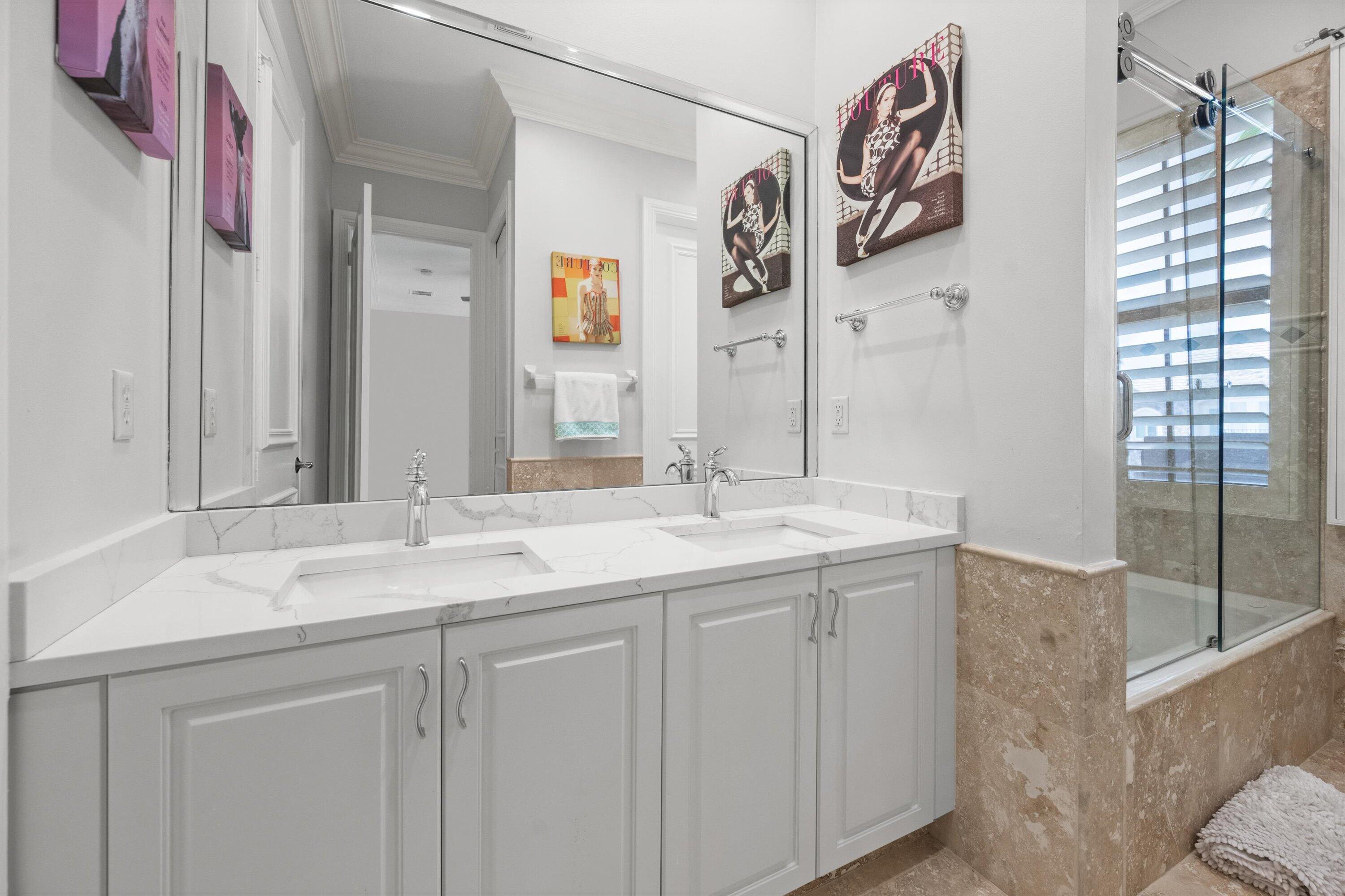 VERSAILLES - Residential Lease