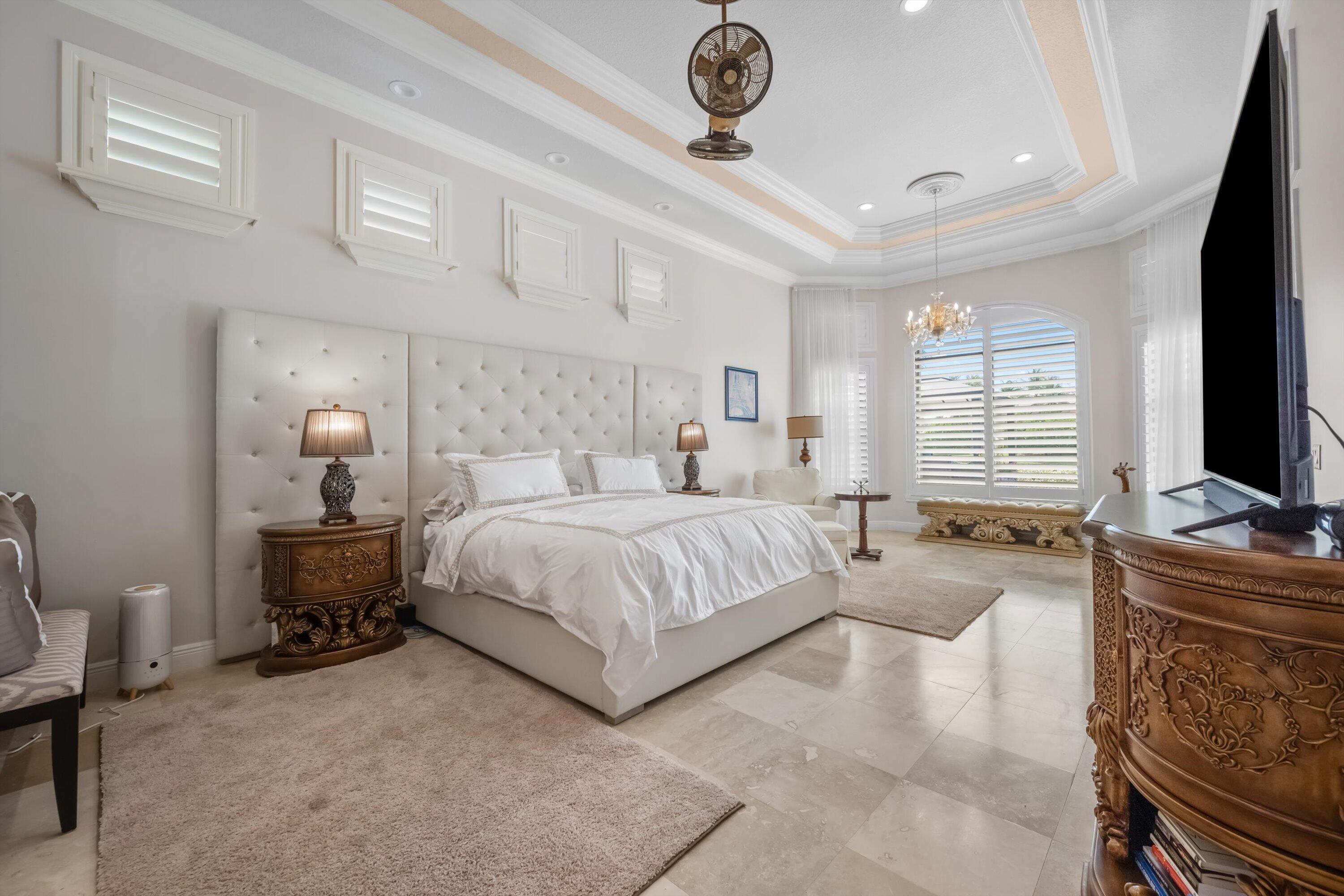 VERSAILLES - Residential Lease