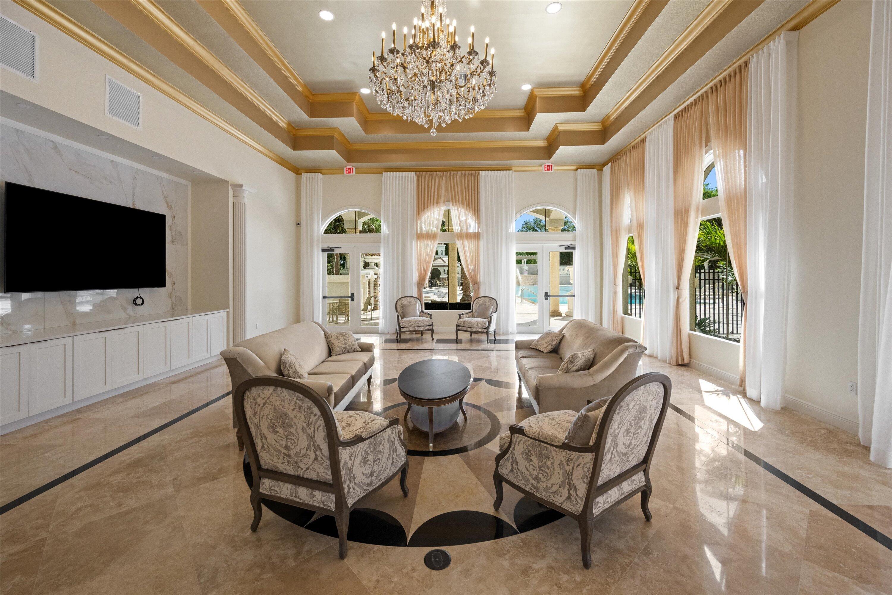 VERSAILLES - Residential Lease