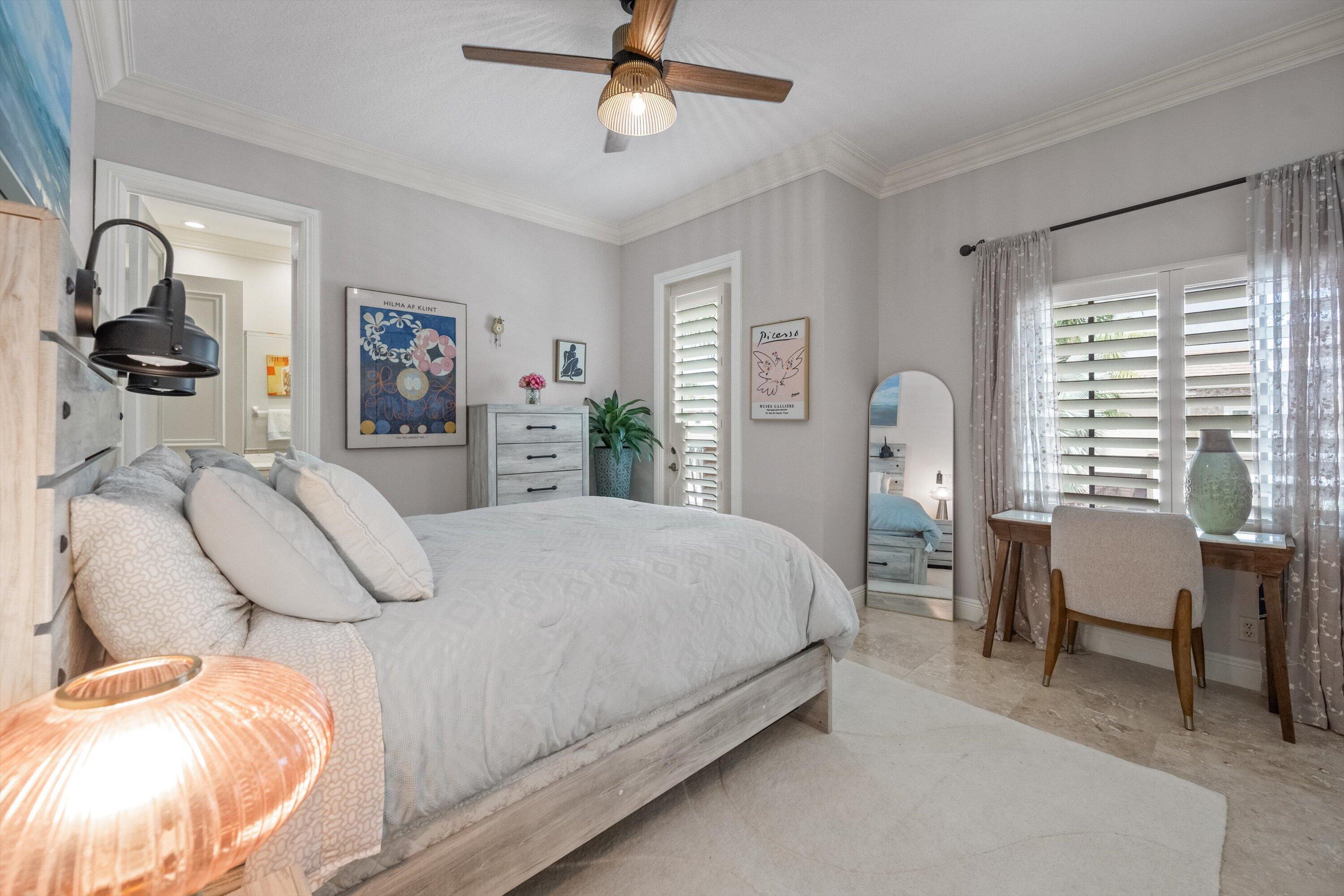VERSAILLES - Residential Lease