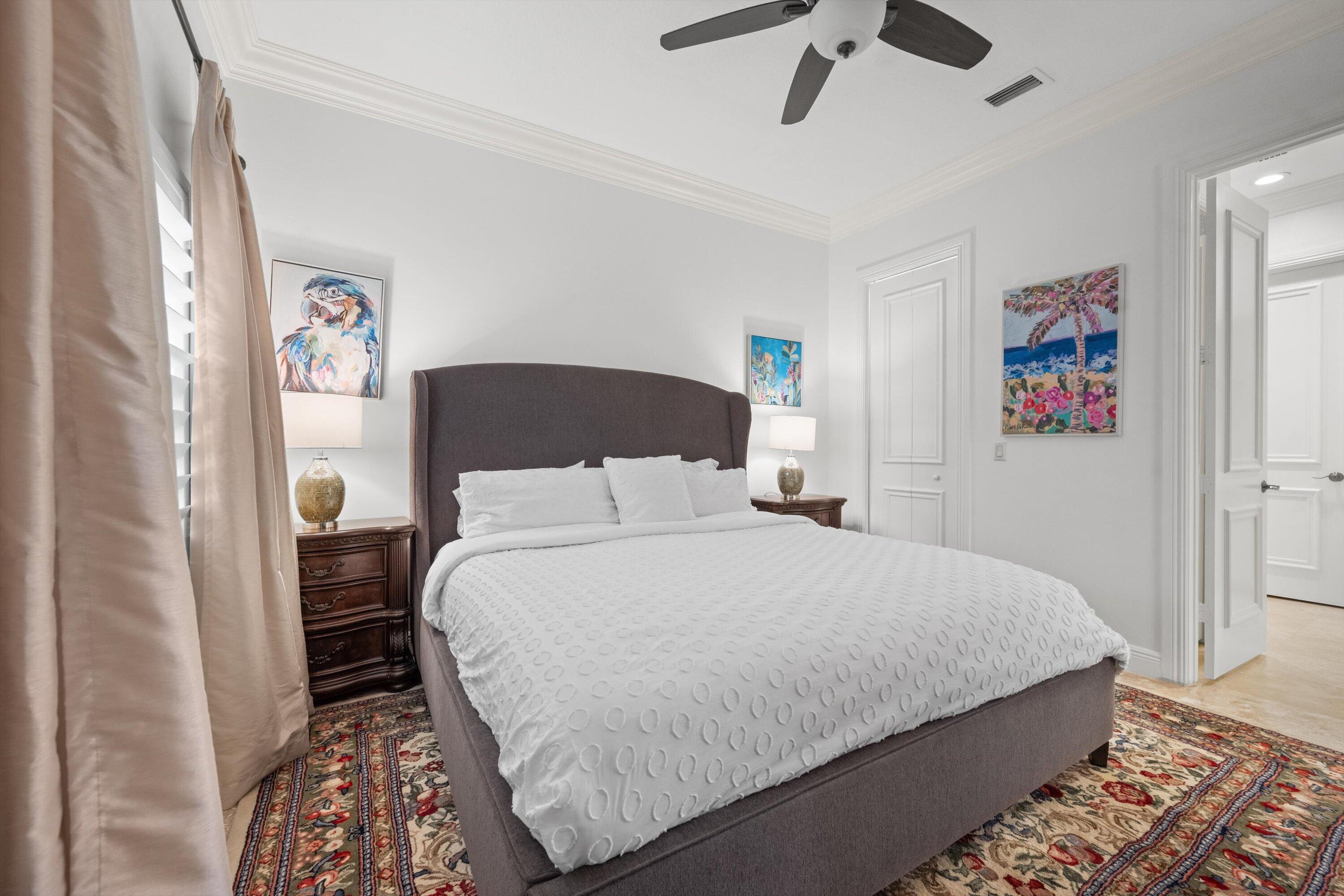 VERSAILLES - Residential Lease