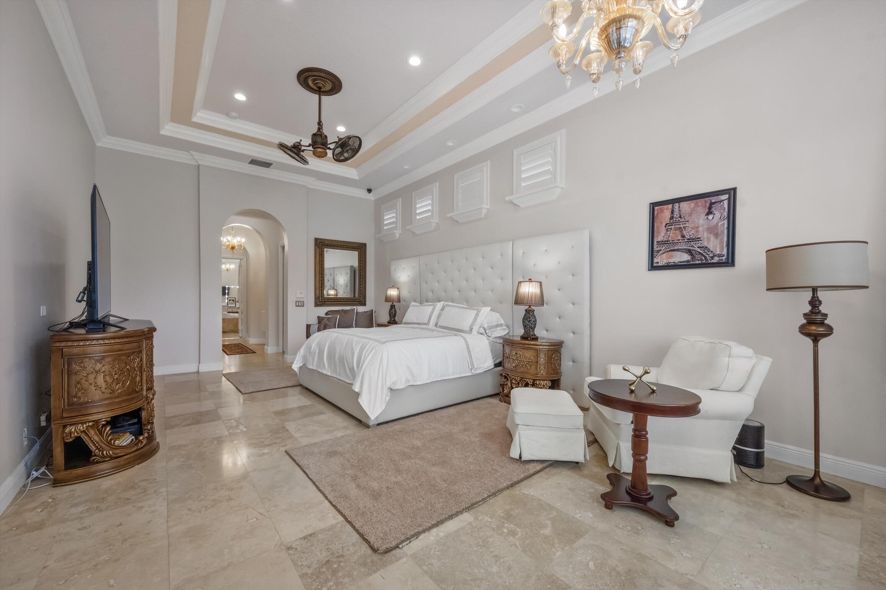 VERSAILLES - Residential Lease