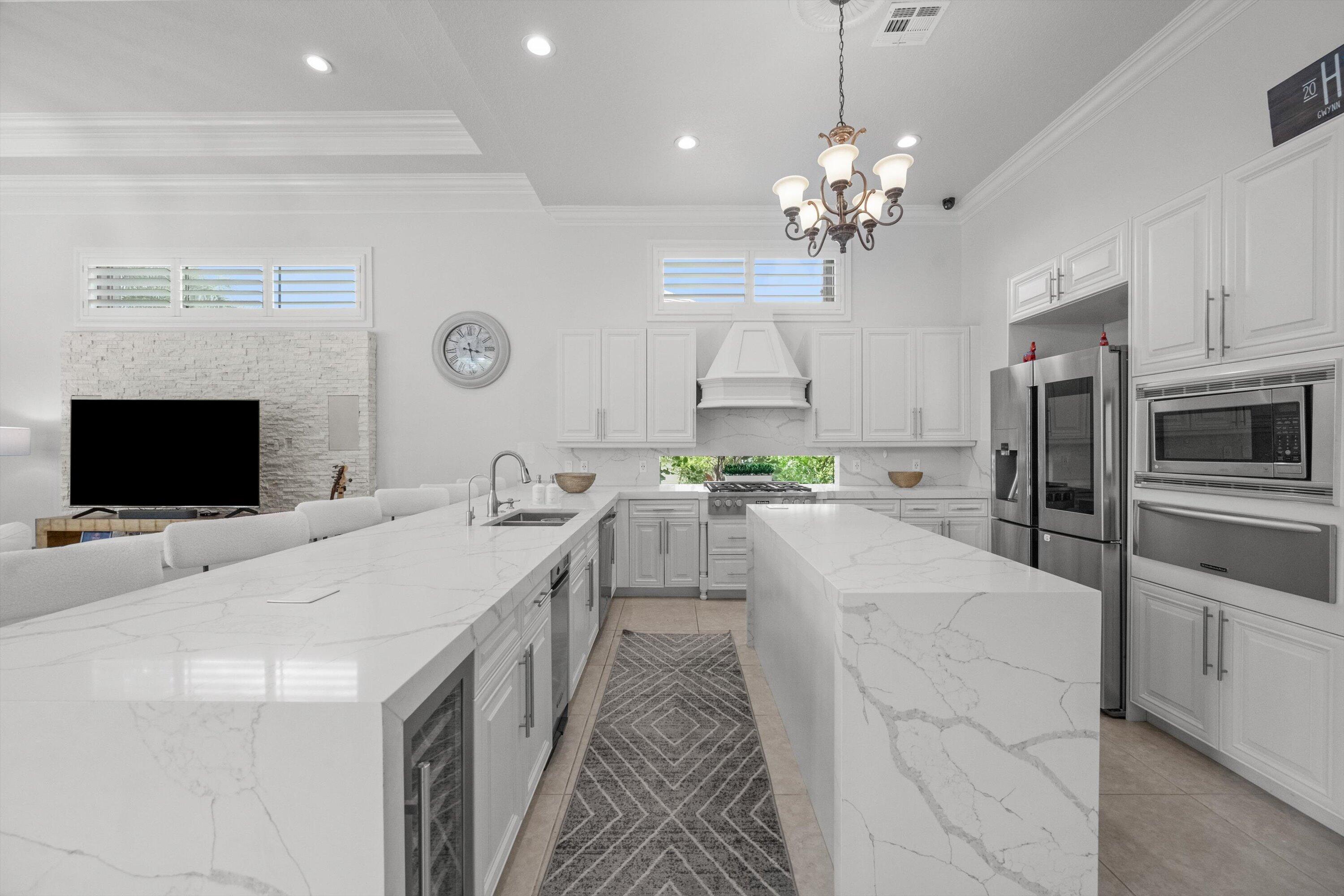VERSAILLES - Residential Lease