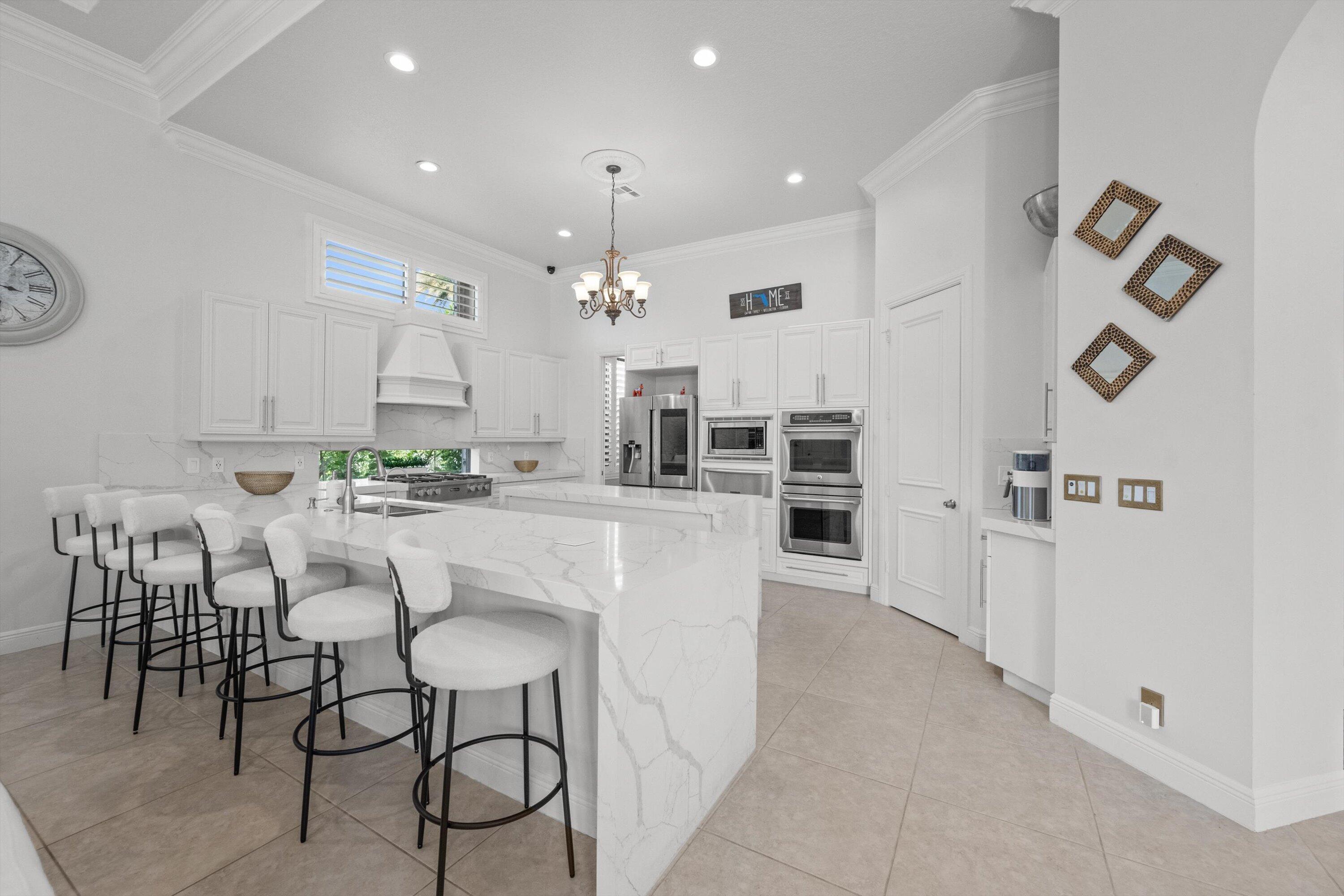 VERSAILLES - Residential Lease