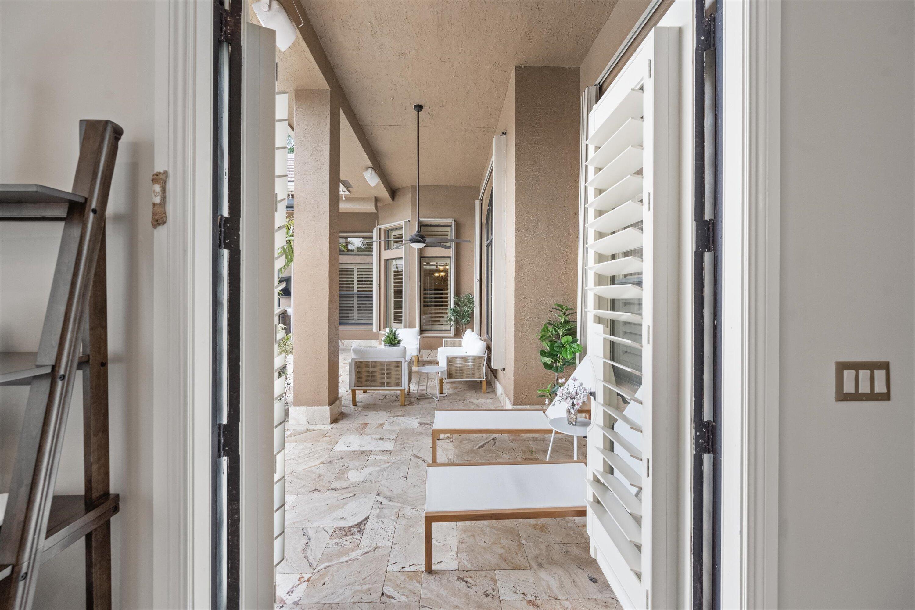 VERSAILLES - Residential Lease