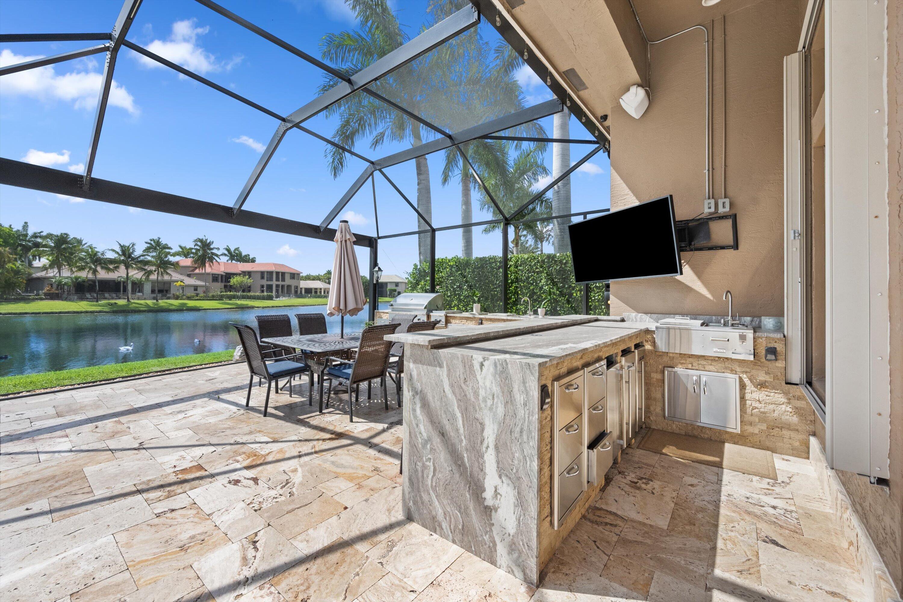 VERSAILLES - Residential Lease