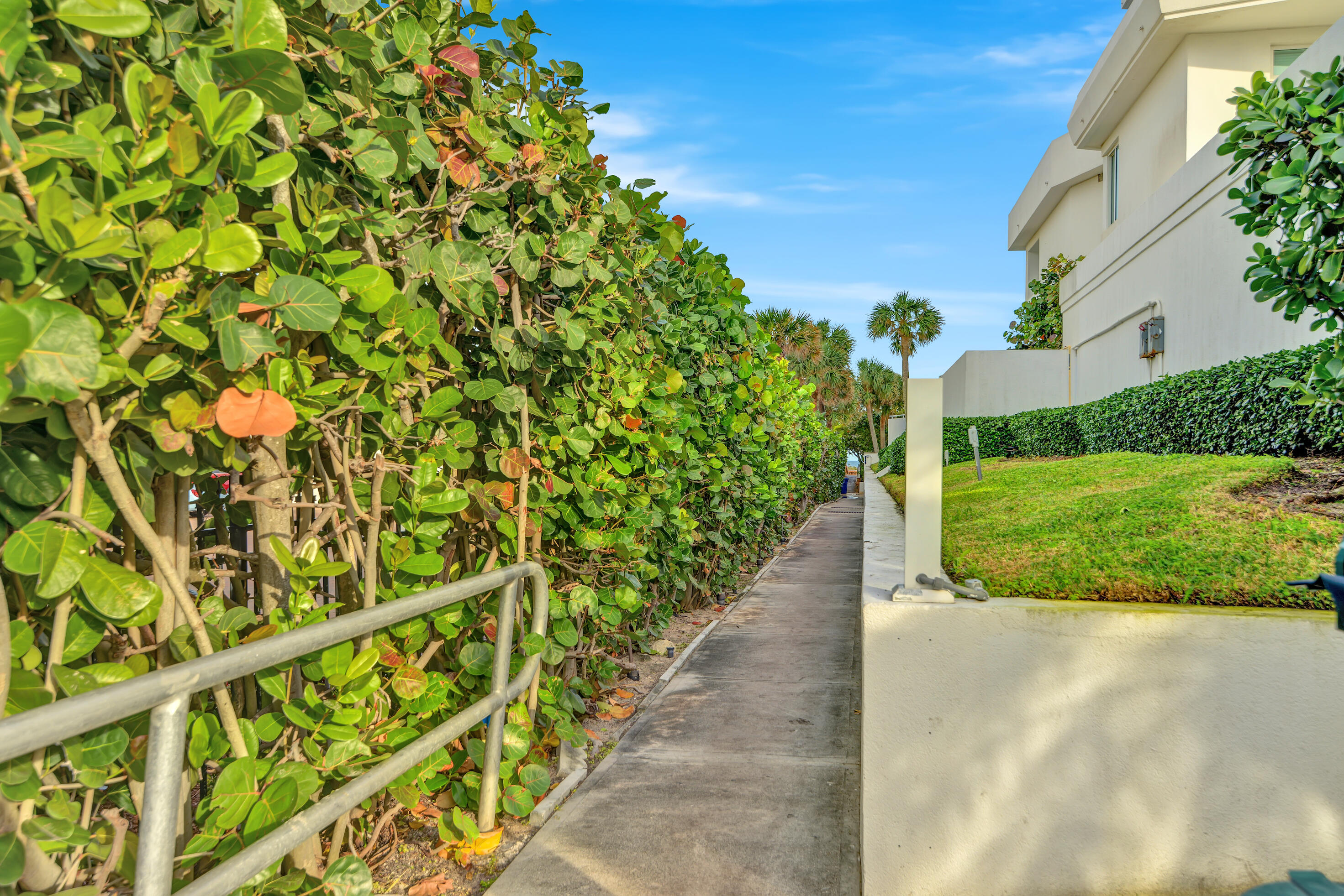 BOCA CAPRI CONDO APTS SLY 218 FT OF ELY 198.54 FT - Residential