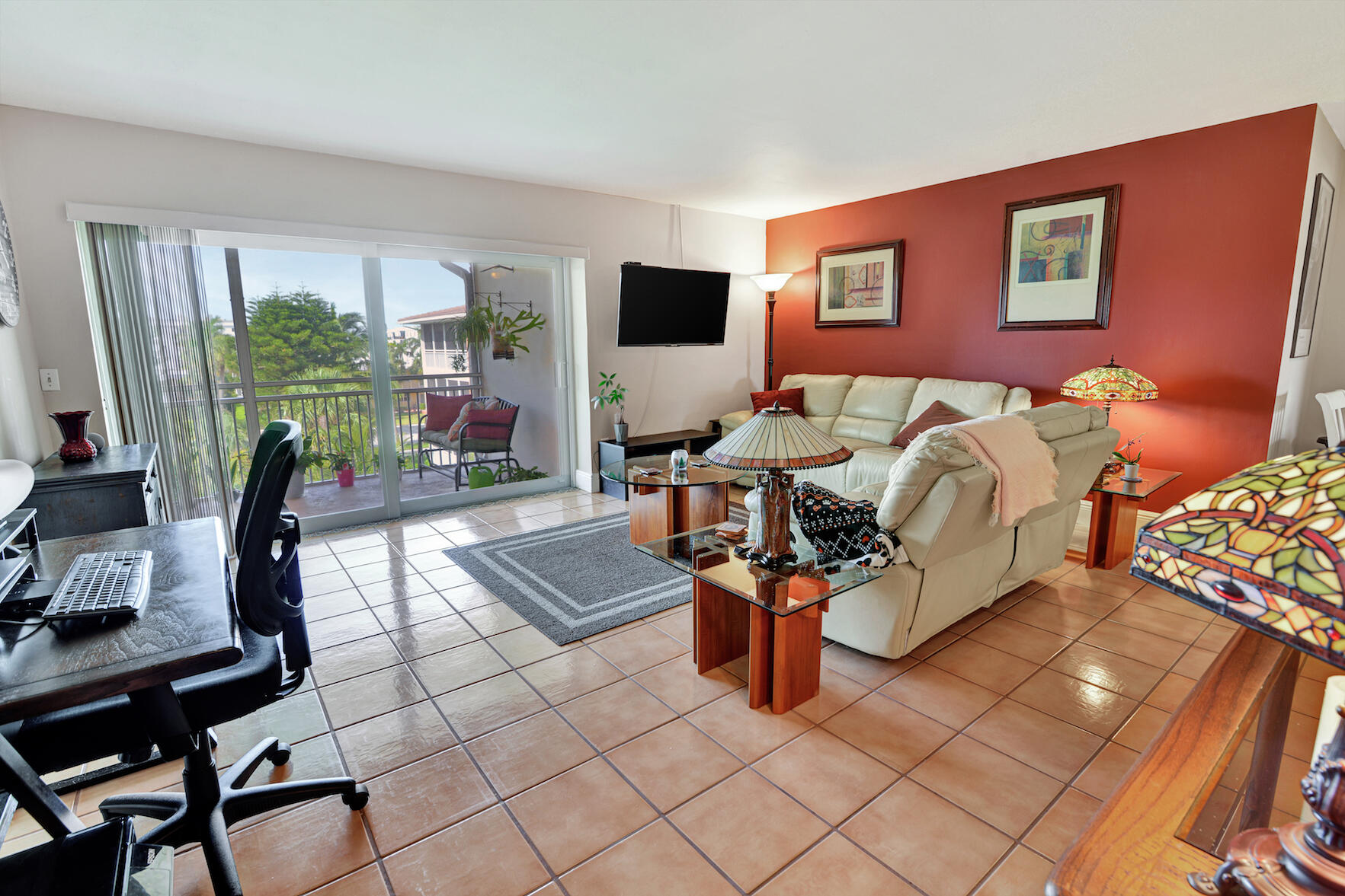 BOCA CAPRI CONDO APTS SLY 218 FT OF ELY 198.54 FT - Residential