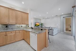 VALENCIA POINTE 3 - Residential Lease