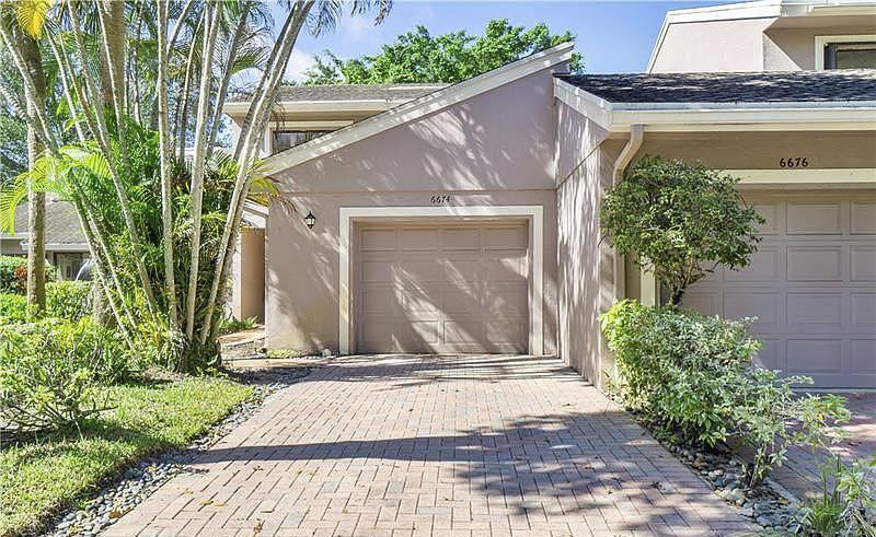 6674 Thornhill Court
