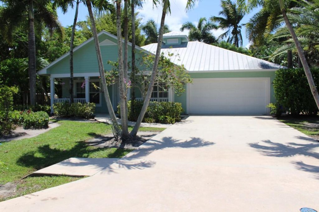 Photo of 5820 SE Wesley Avenue, Stuart, FL 34997 (MLS # R10991546)