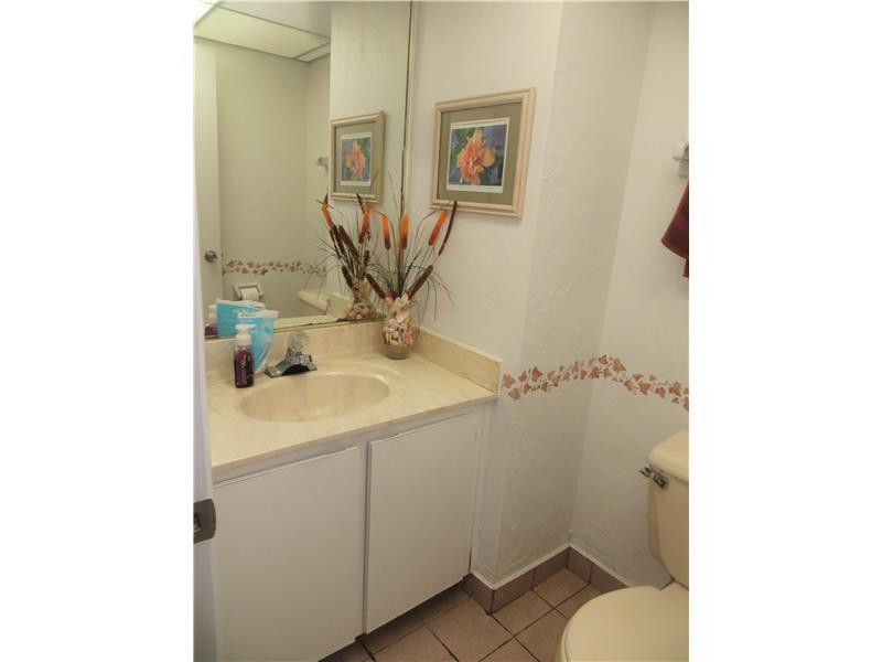CYPRESS POINTE CONDO - Residential Lease