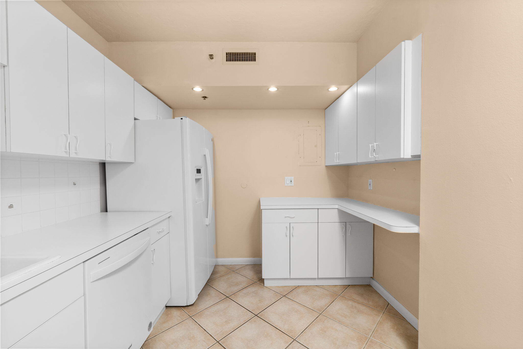 HILLCREST EAST NO 26 CONDO - Residential