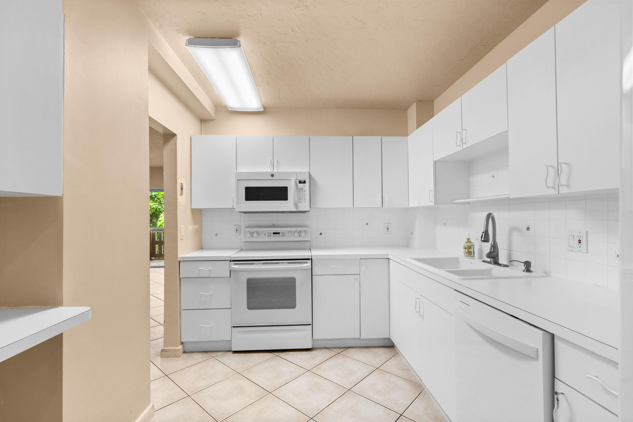 HILLCREST EAST NO 26 CONDO - Residential