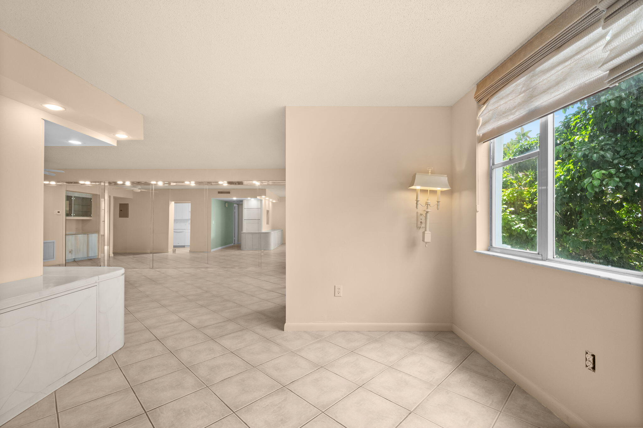 HILLCREST EAST NO 26 CONDO - Residential